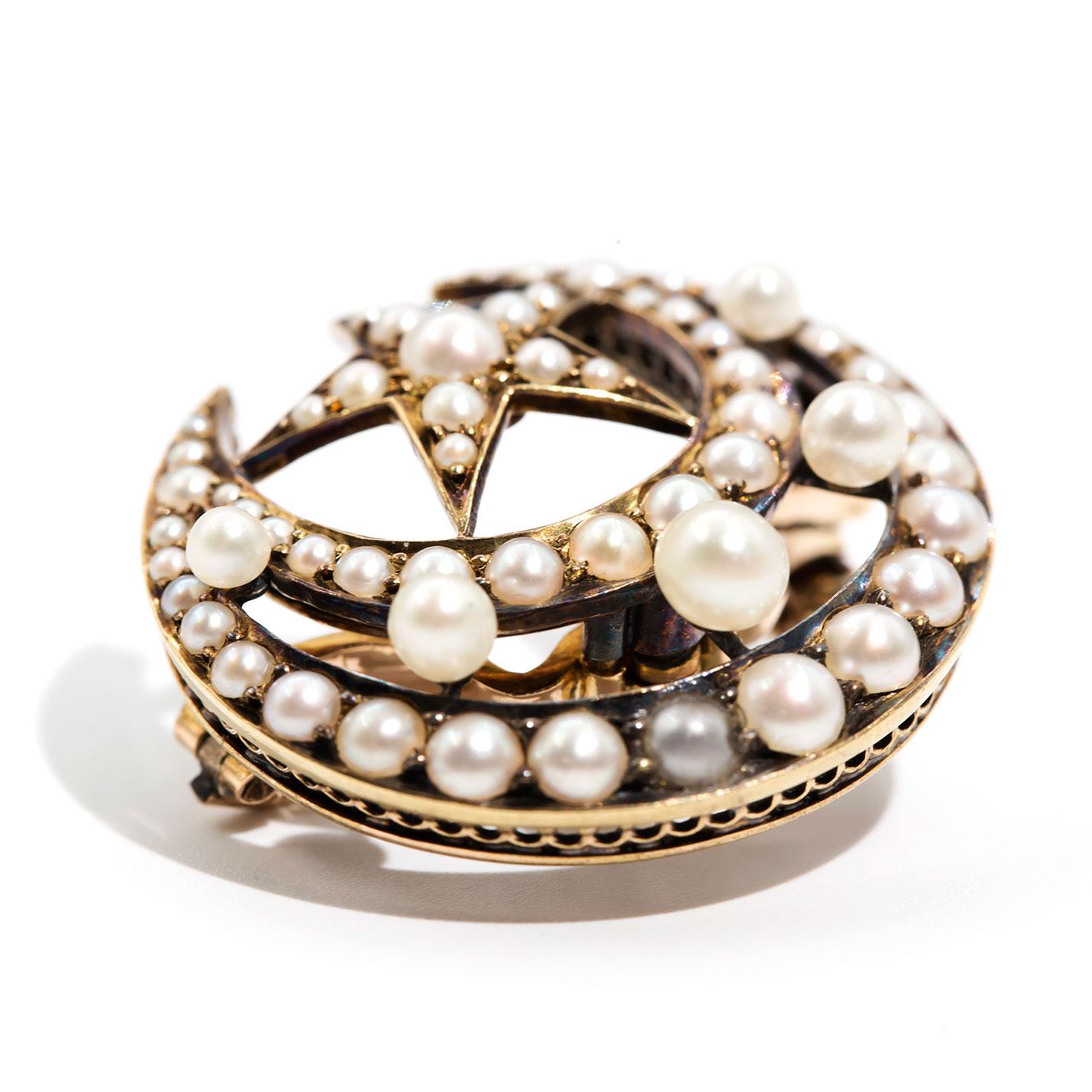 Victorian Antique 19th Century White Pearl 15 Carat Gold Brooch 9