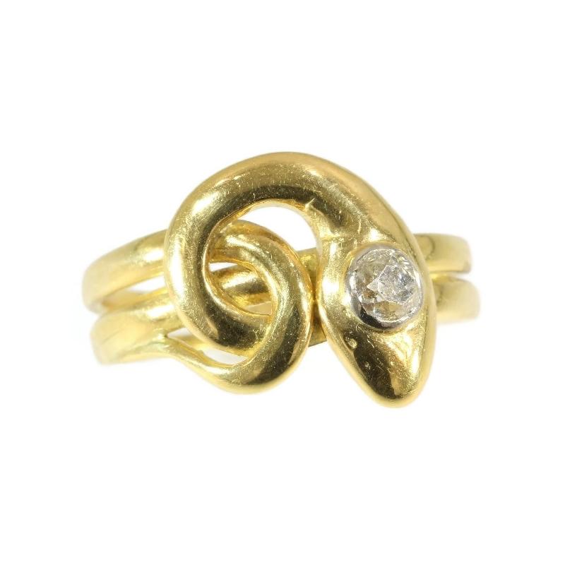 Victorian Antique .25 Carat Diamond and 18 Karat Yellow Gold Coiled Snake Ring In Excellent Condition For Sale In Antwerp, BE