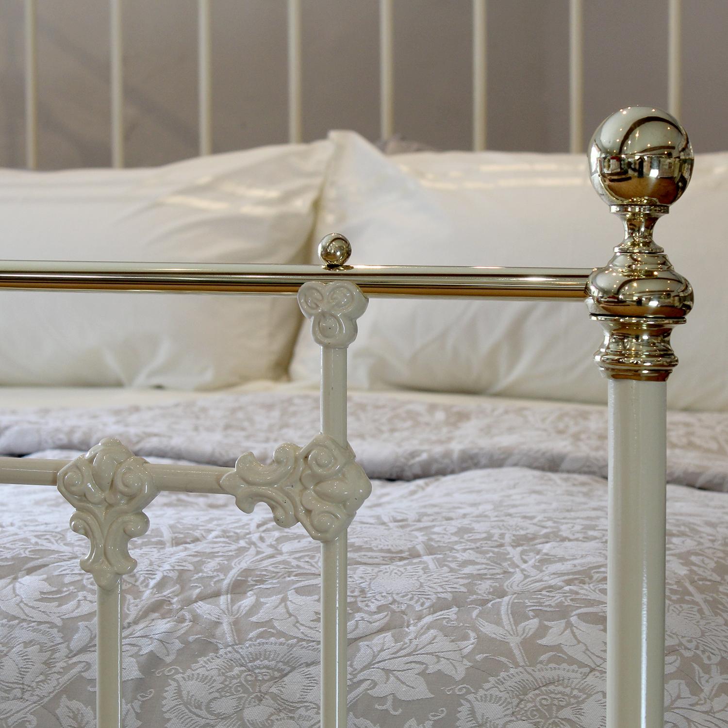 Cast Victorian Antique Bed in Cream, MK280