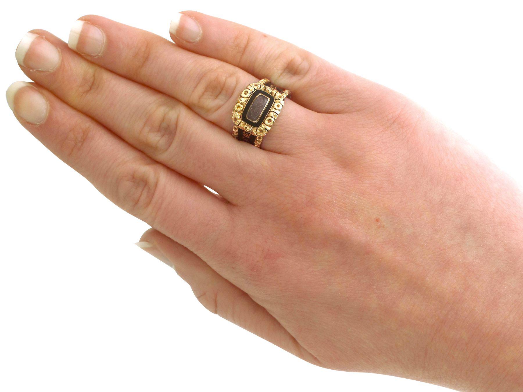 Women's or Men's Victorian Antique Black Enamel and Yellow Gold Mourning Ring For Sale