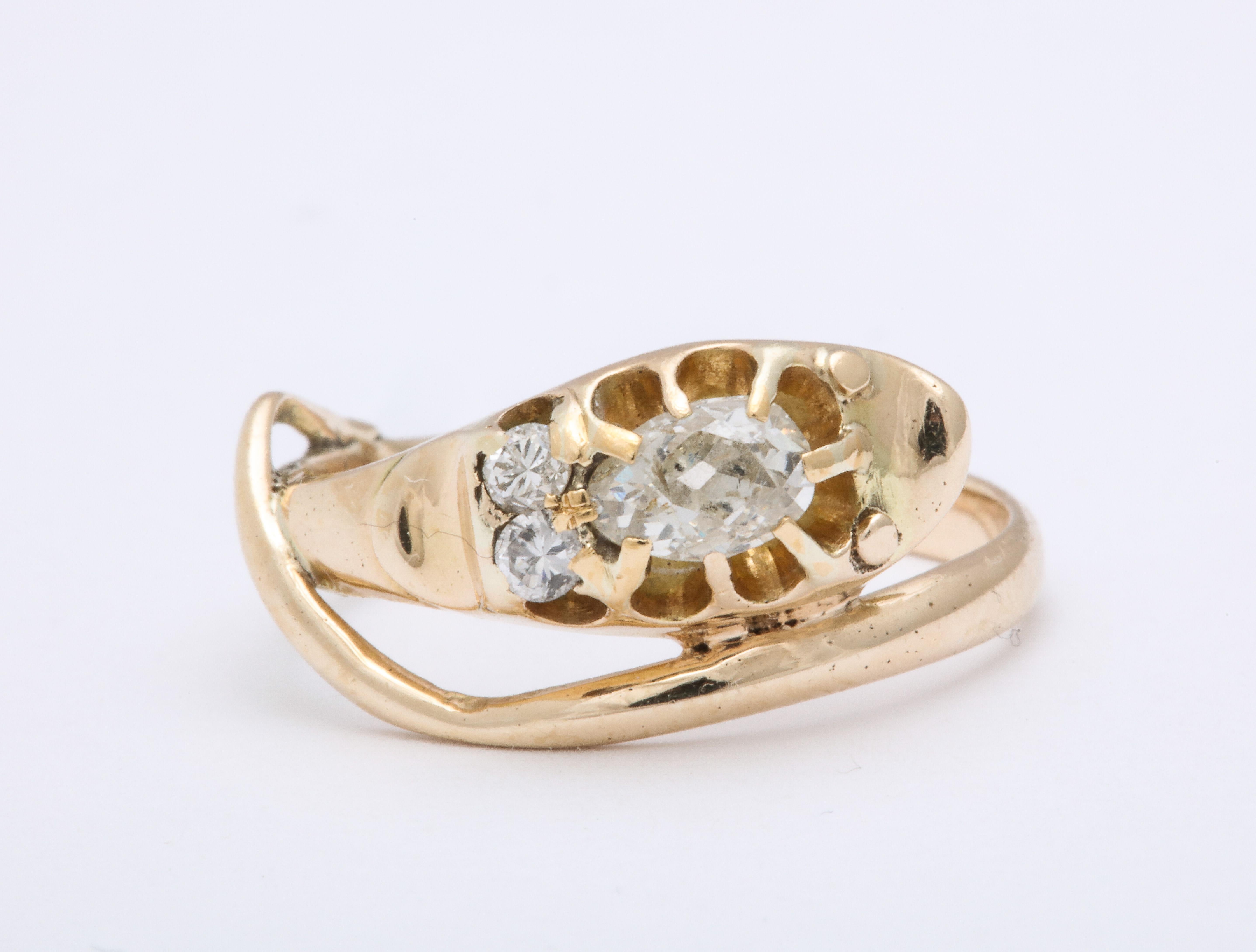 Antiker viktorianischer Diamant-Ring mit glänzender Schlange (Tropfenschliff) im Angebot