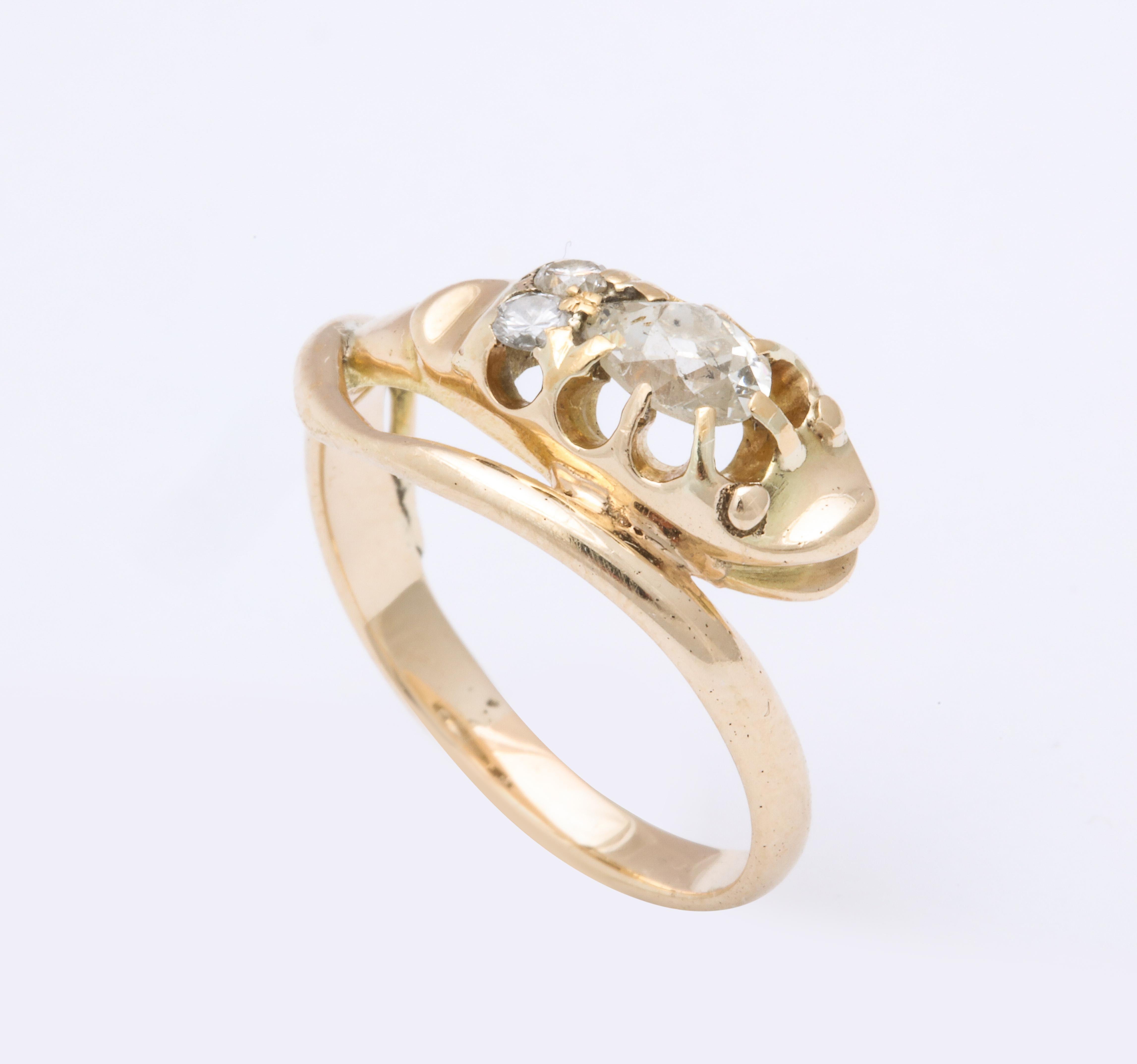 Antiker viktorianischer Diamant-Ring mit glänzender Schlange im Zustand „Hervorragend“ im Angebot in Stamford, CT