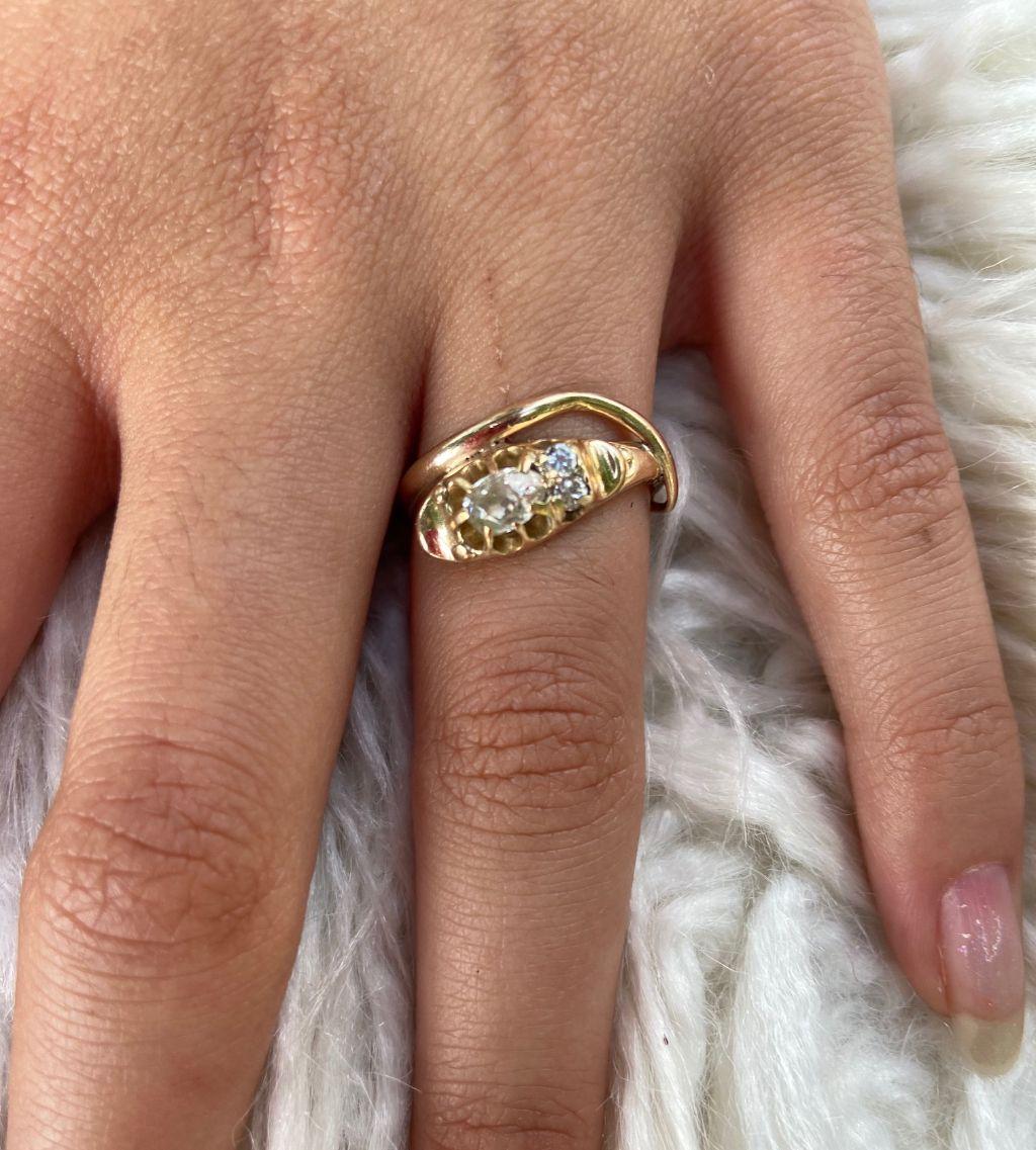 Antiker viktorianischer Diamant-Ring mit glänzender Schlange im Angebot 2