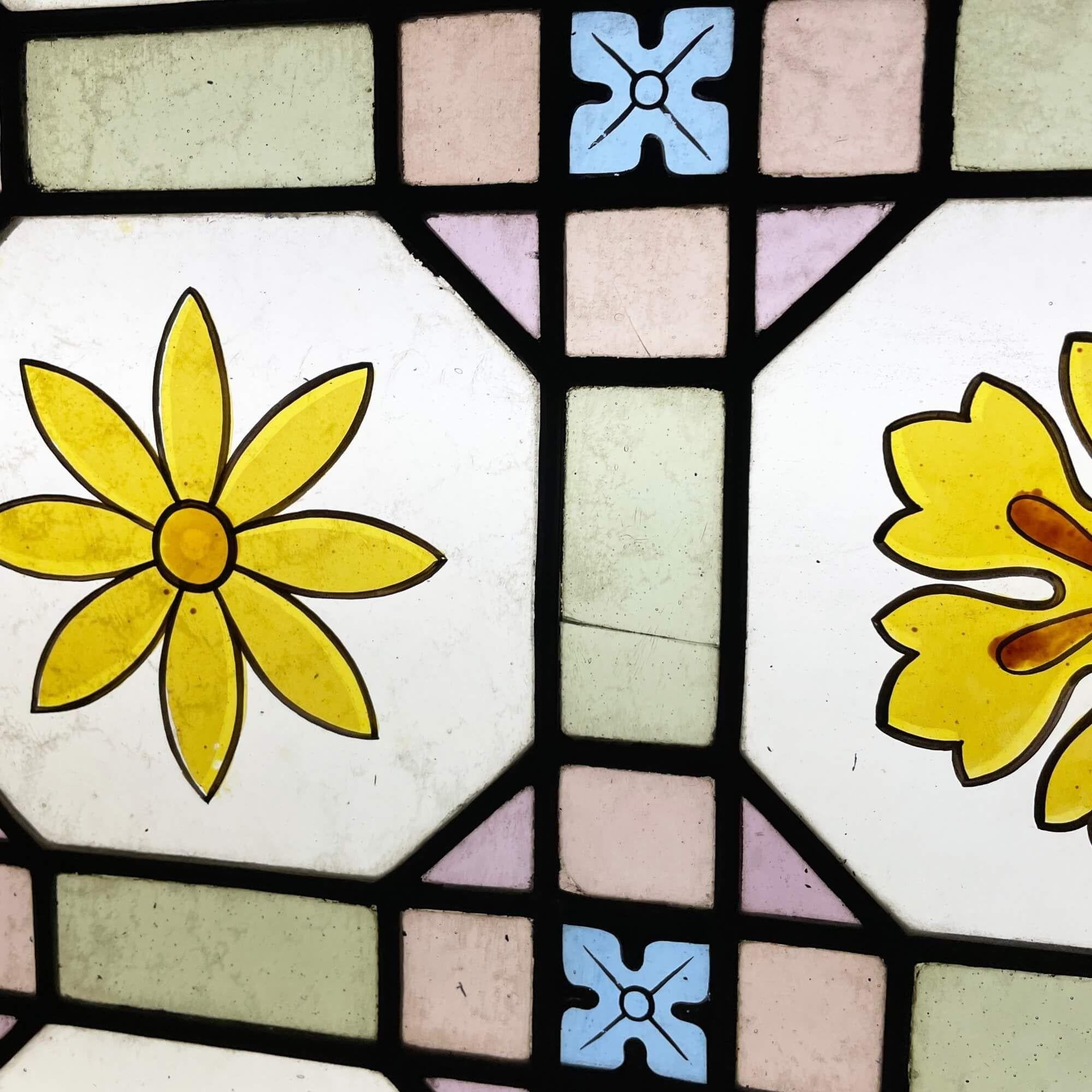 Victorian Antique Floral Stained Glass Window In Distressed Condition For Sale In Wormelow, Herefordshire