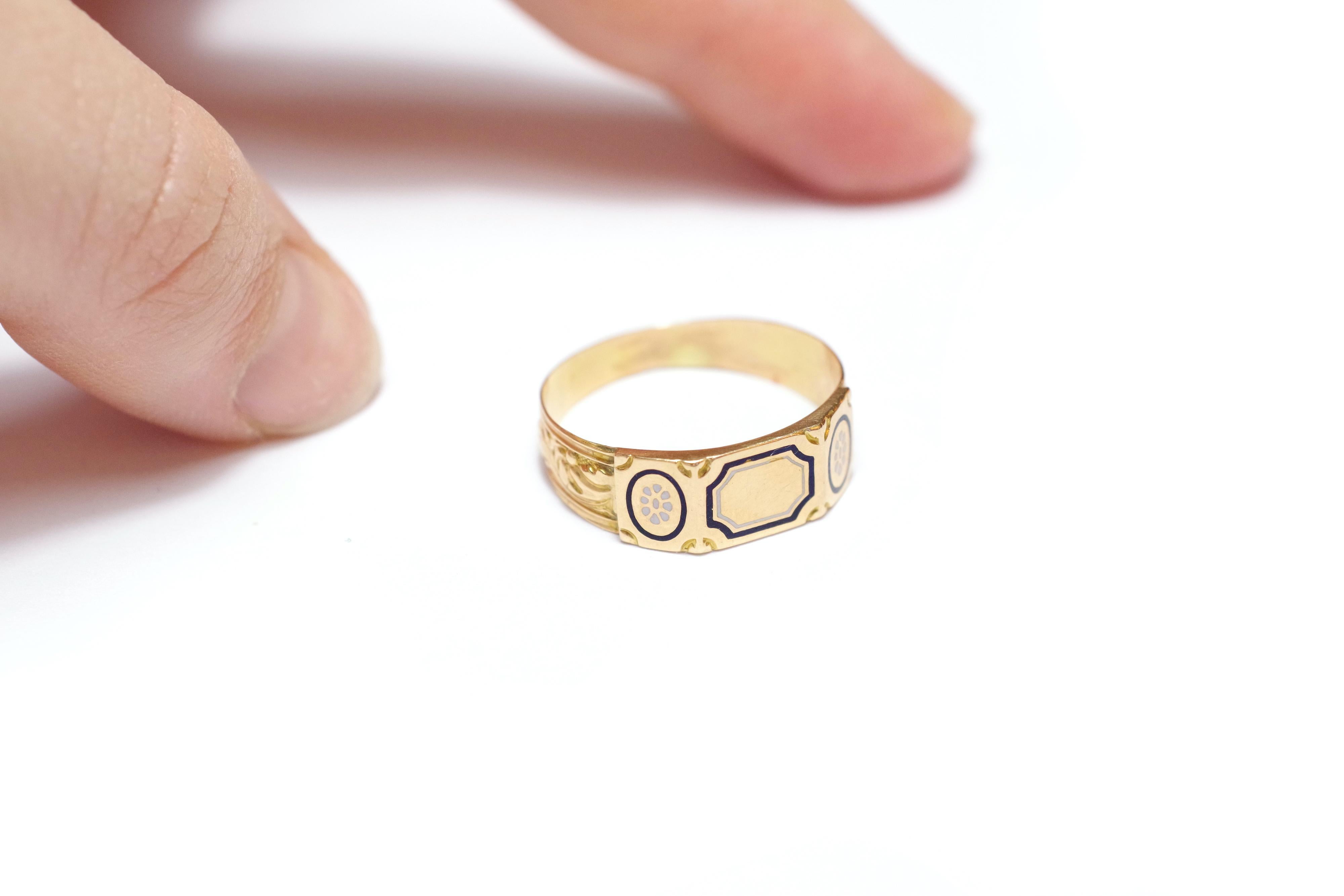 hollow gold ring
