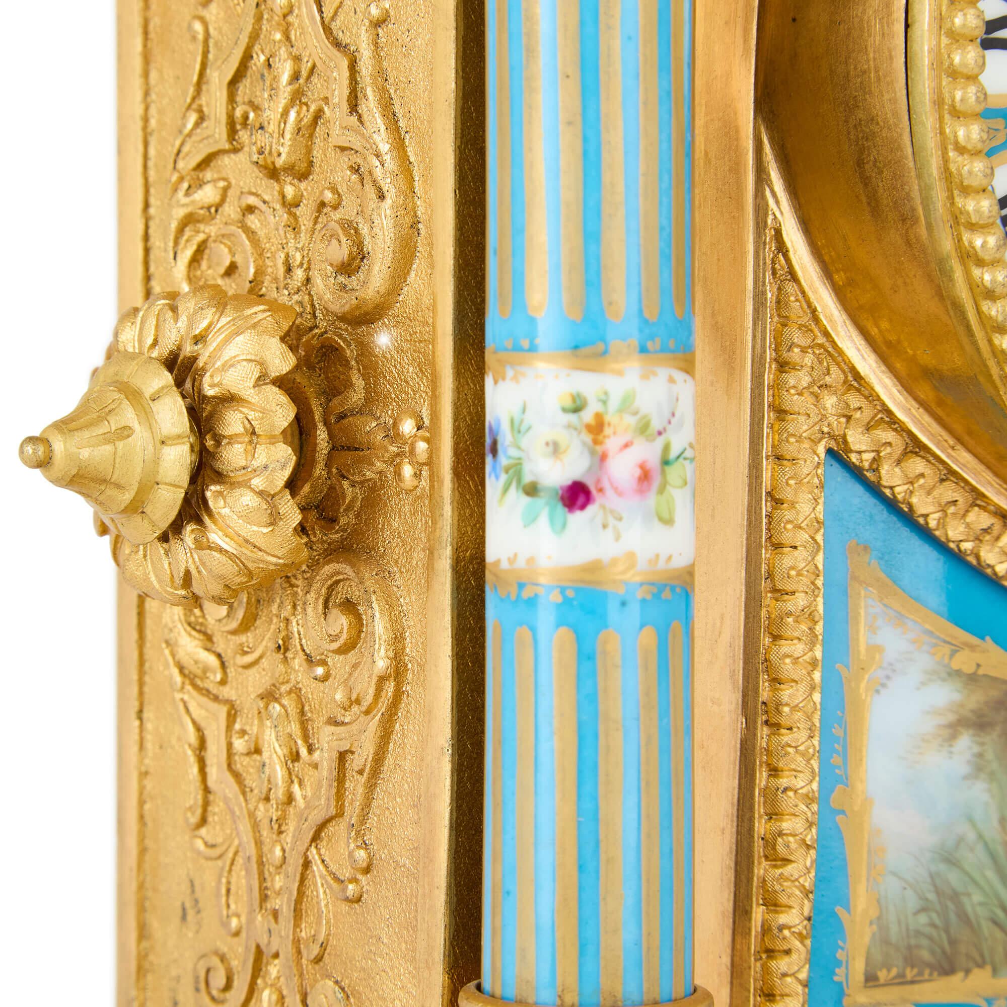 Victorian Antique Gilt Bronze Sèvres Style Porcelain Mantel Clock H. Bright Leam en Bueno estado para la venta en London, GB