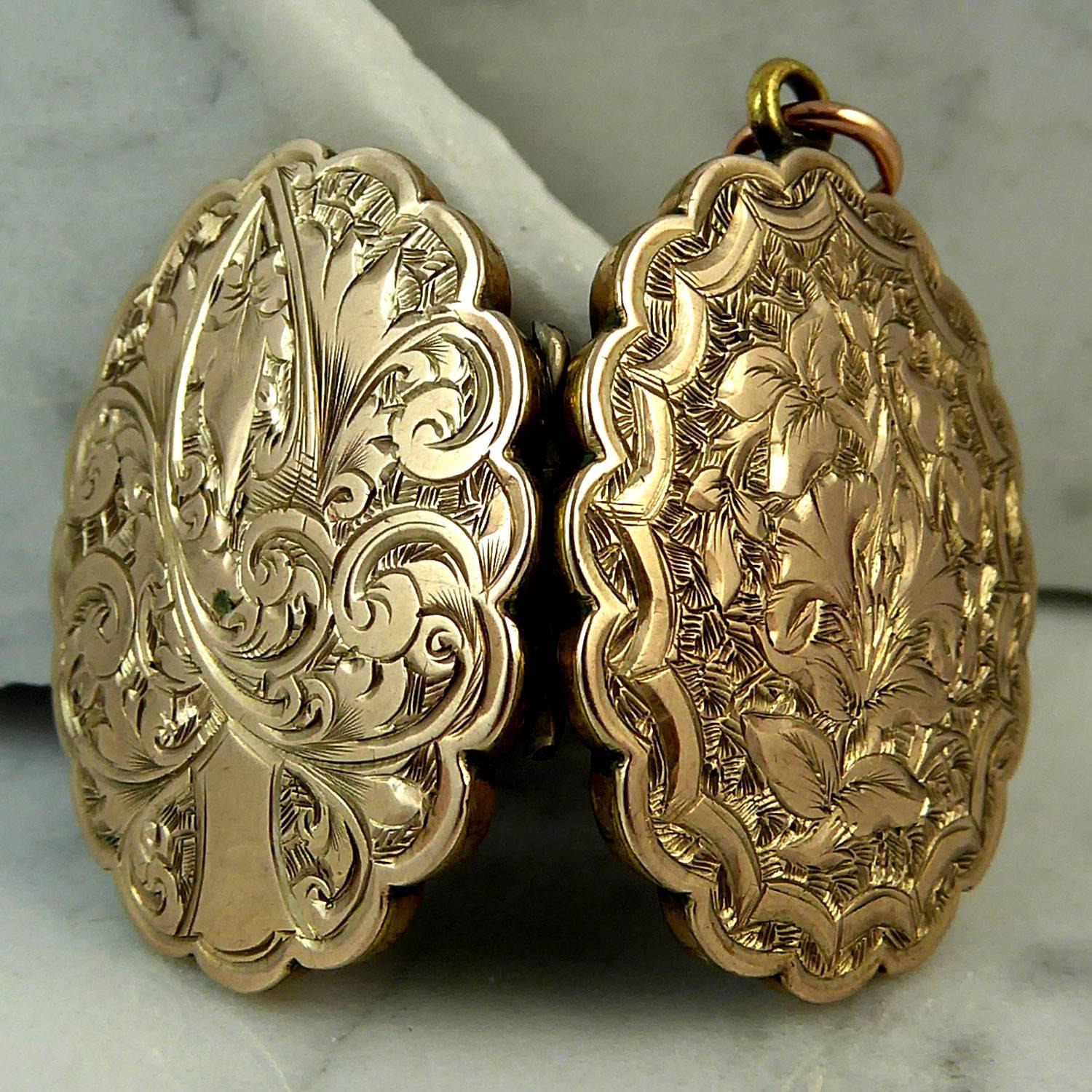 Victorian Antique Gold Back and Front Locket, Hand Engraved 4