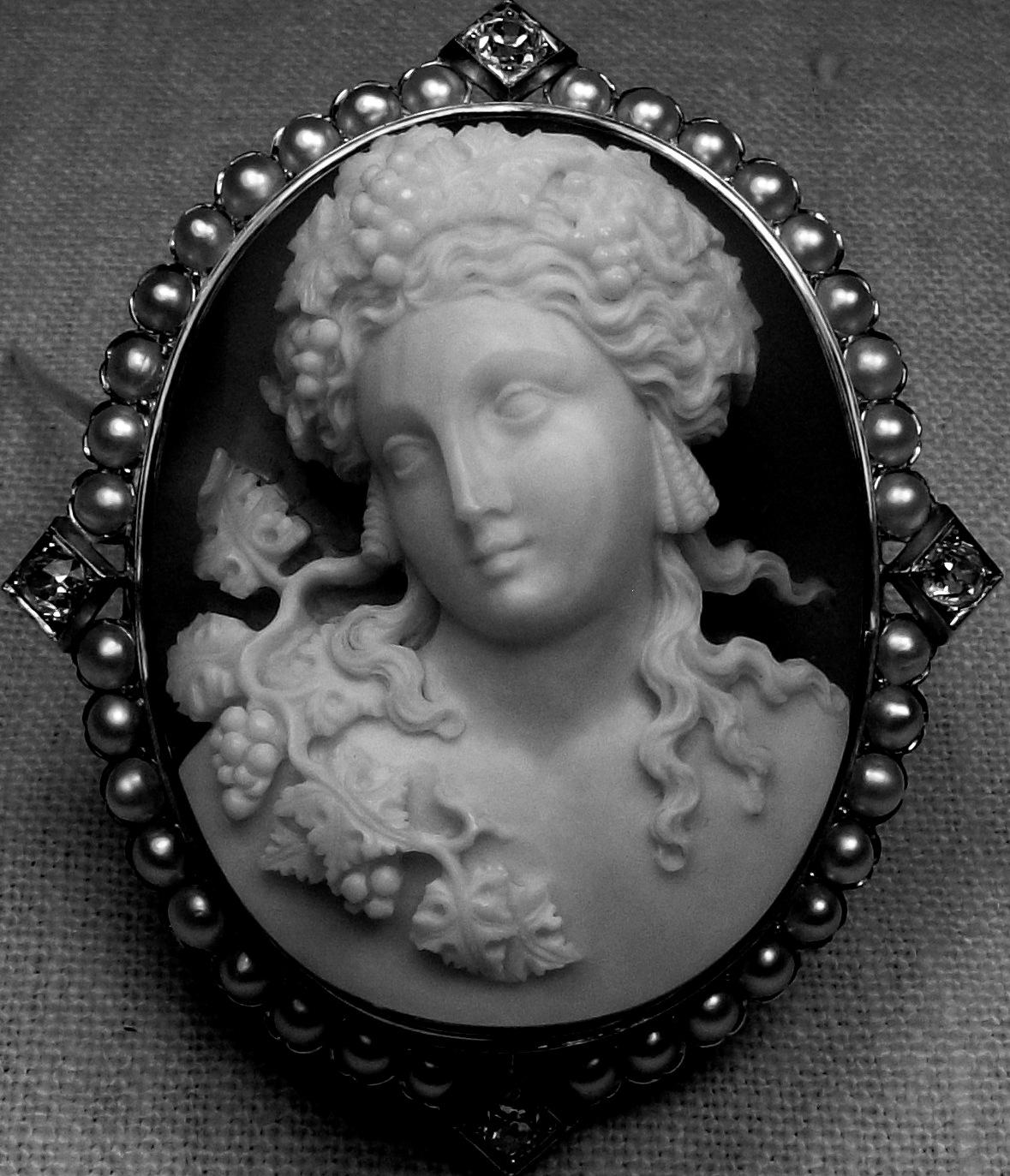 Victorian Antique Gold Diamonds Hard Stone God Dionysus Cameo Brooch 7