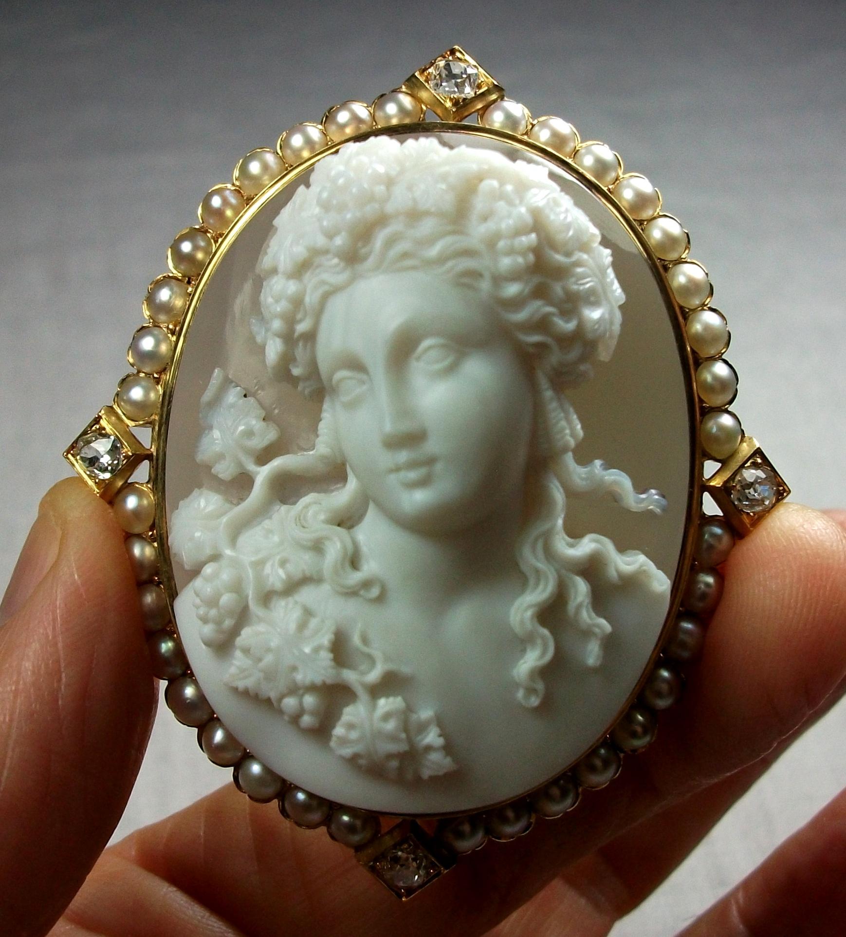 Victorian Antique Gold Diamonds Hard Stone God Dionysus Cameo Brooch In Excellent Condition In London, GB