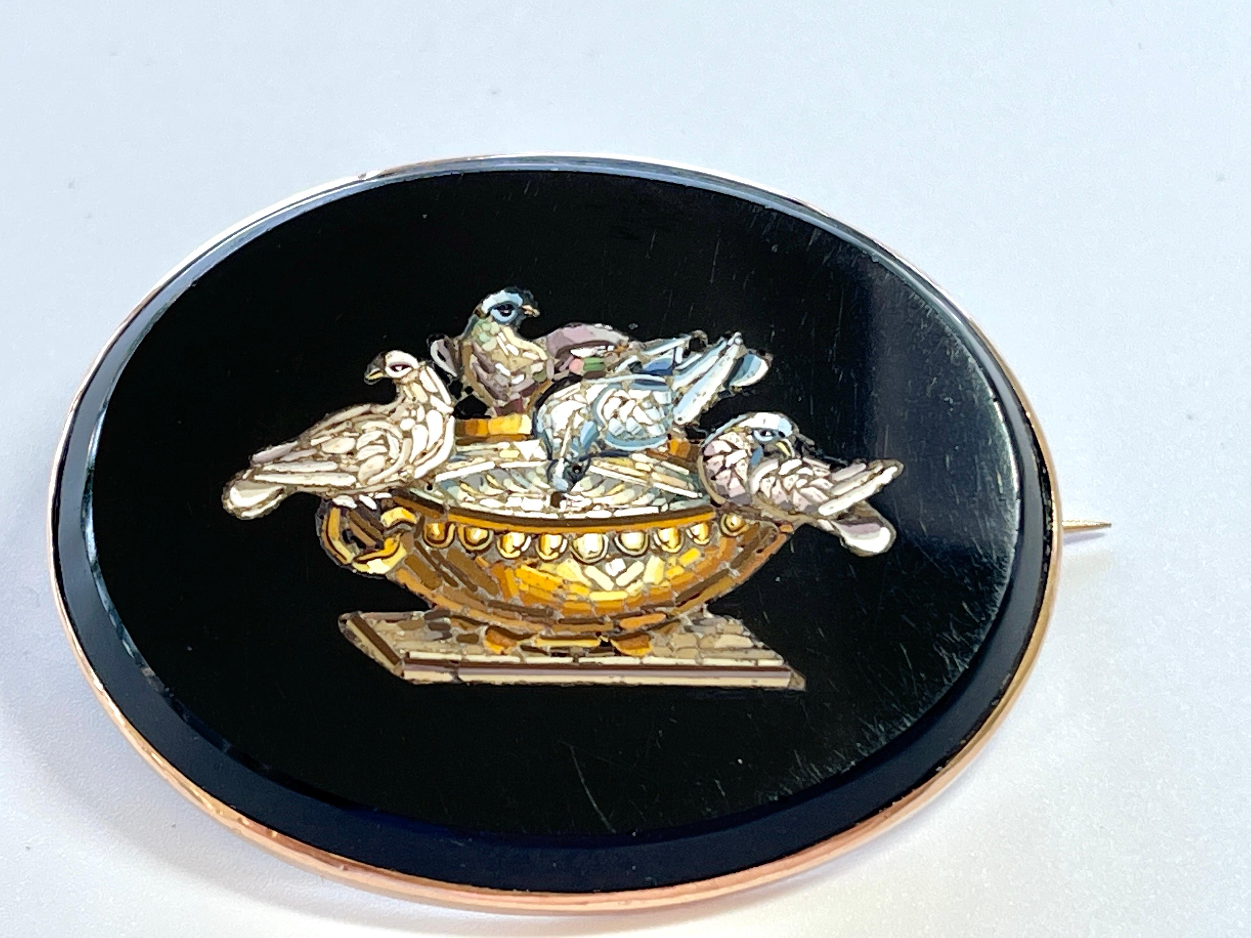 Victorian Antique Micro Mosaic Brooch 'Doves of Pliny' 15ct Rose Gold c1880s For Sale 1