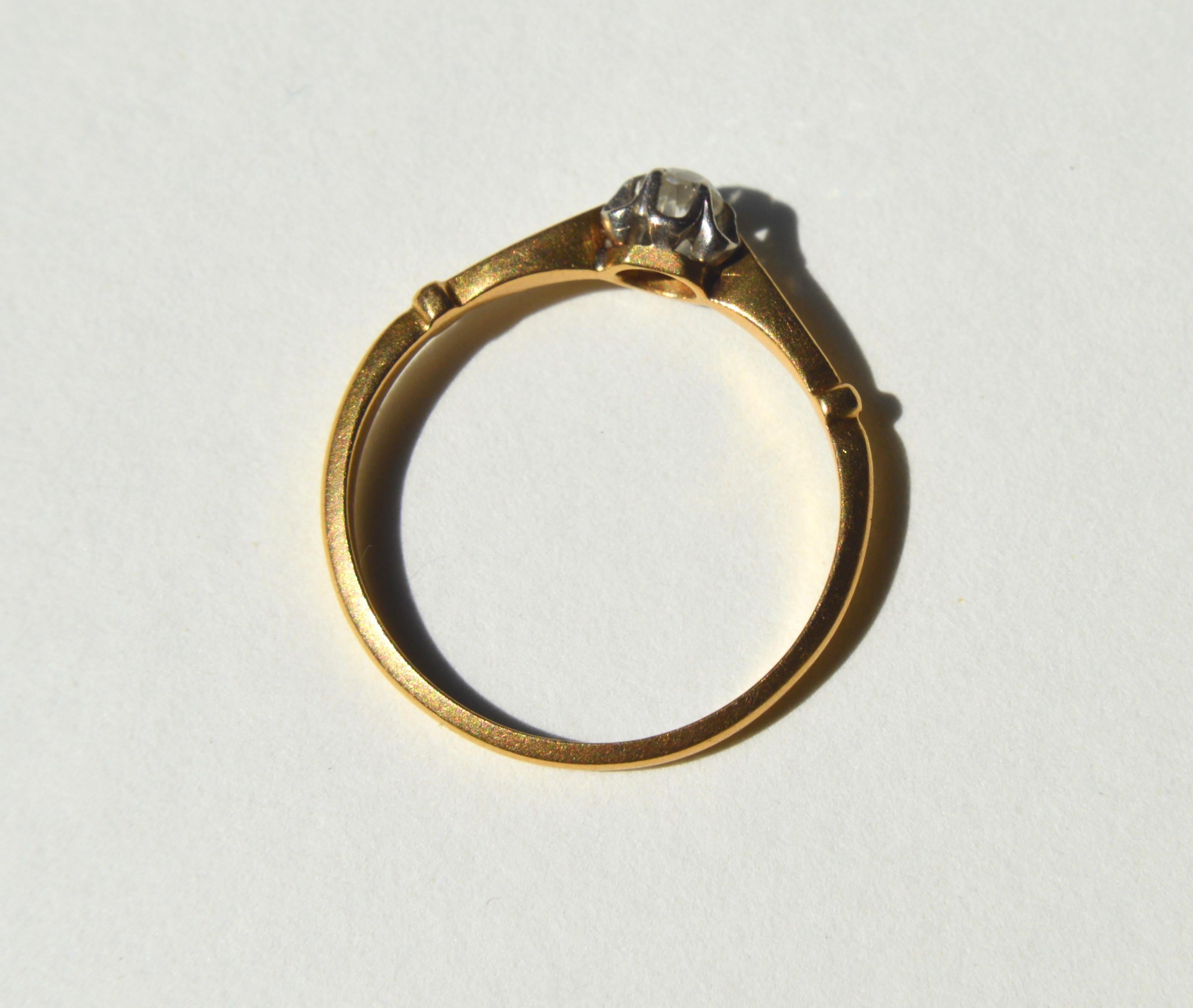 Victorian Antique Minecut Diamond .25 Carat 18 Karat Gold Engagement Ring In Good Condition In Crownsville, MD