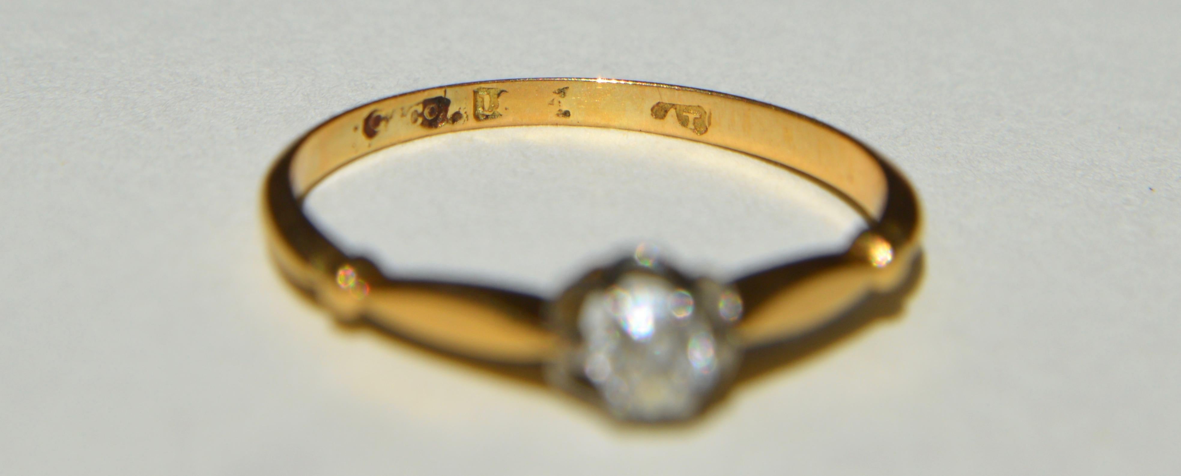 Women's Victorian Antique Minecut Diamond .25 Carat 18 Karat Gold Engagement Ring