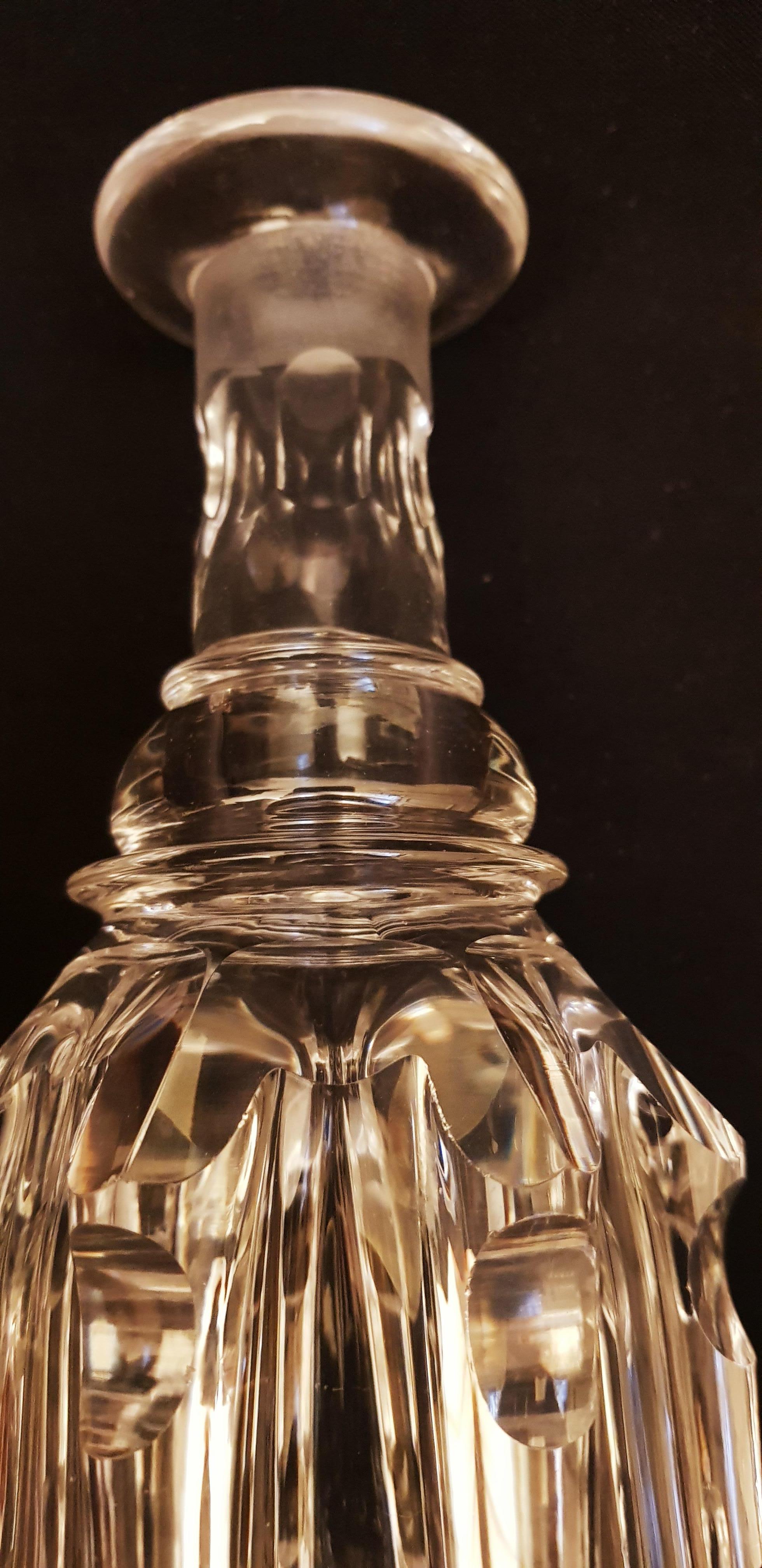 Victorian Antique Newcastle Bell Shaped Pillar Moulded Crystal Decanter, 1850 In Excellent Condition For Sale In Grantham, GB
