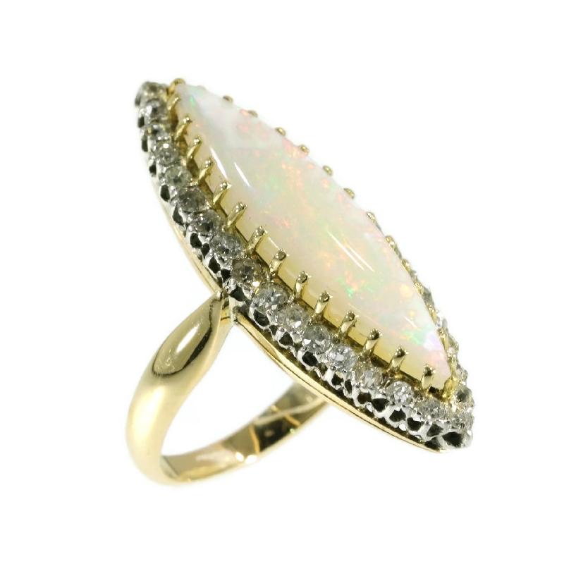 Victorian Antique Opal and 1.92 Carat Diamond 18 Karat Yellow Gold Marquise Ring For Sale 3
