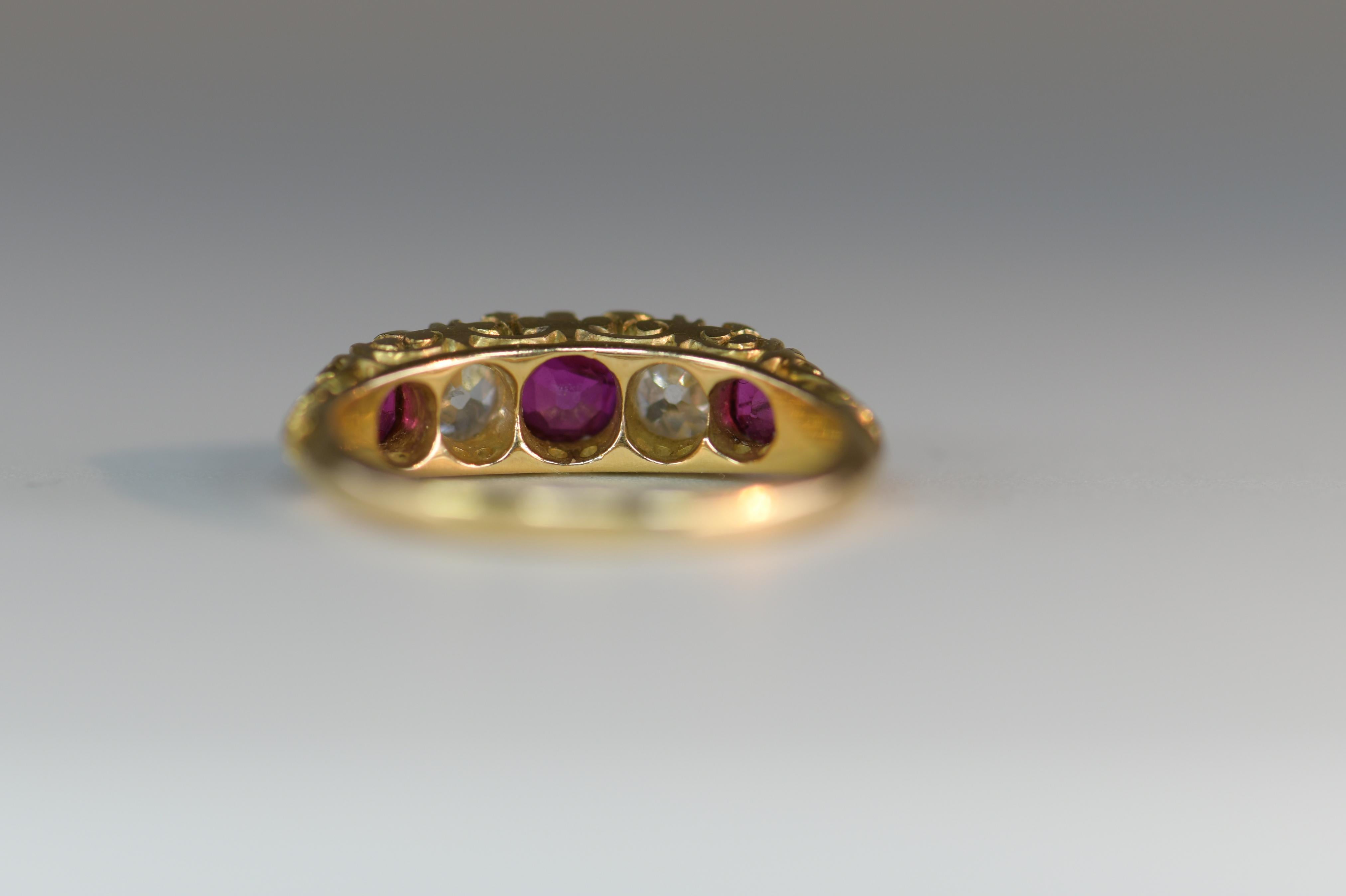 Victorian Antique Ruby and Diamond Five-Stone 18 Karat Gold Ring In Excellent Condition In Banbury, GB