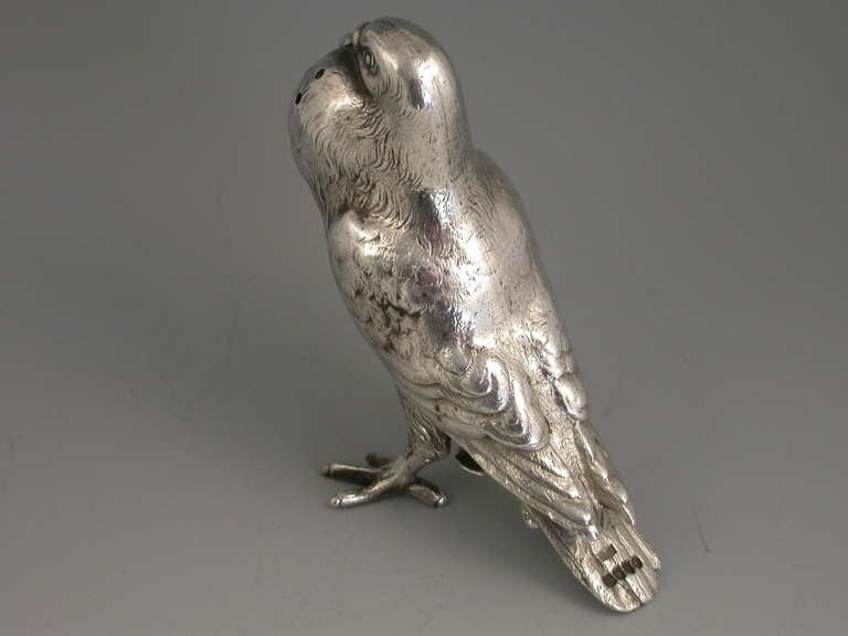 Victorian Antique Silver Fancy Pigeon Pepper James Barclay Hennell, London, 1879 In Good Condition For Sale In Sittingbourne, Kent