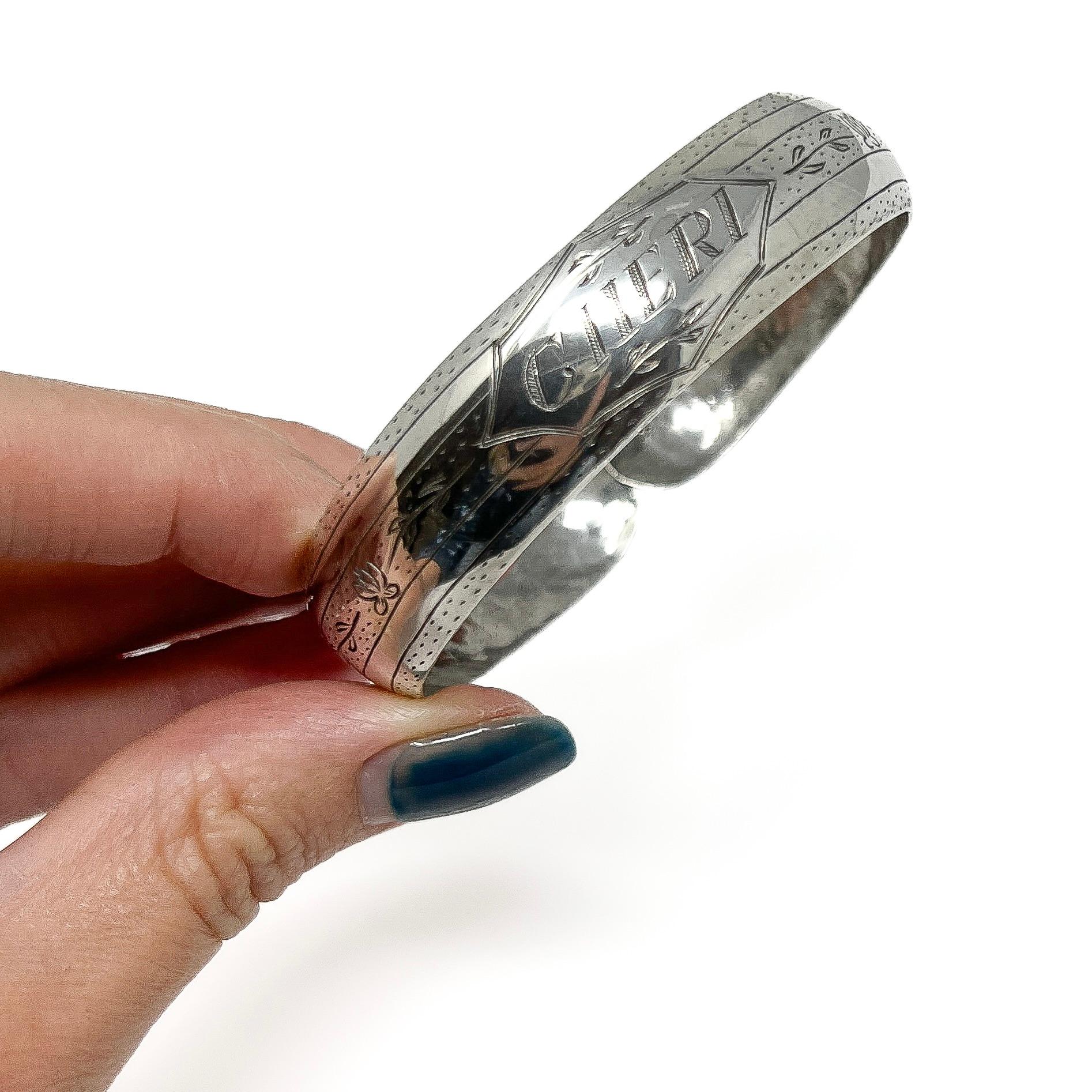 Victorian Antique Silver Floral Gravur 'Cheri' Manschette im Angebot 2