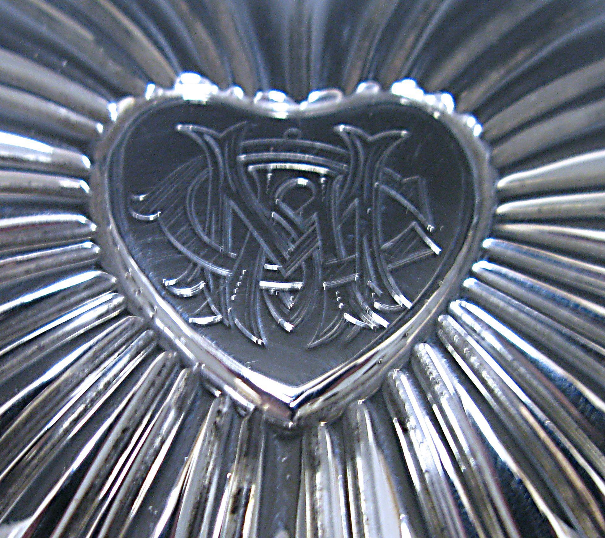 Victorian Antique Silver Heart Shaped Box In Good Condition For Sale In London, GB