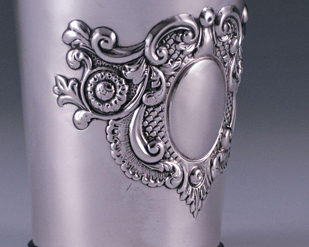 English Victorian Antique Sterling Silver Beaker by Mappin & Webb, London, 1896 For Sale