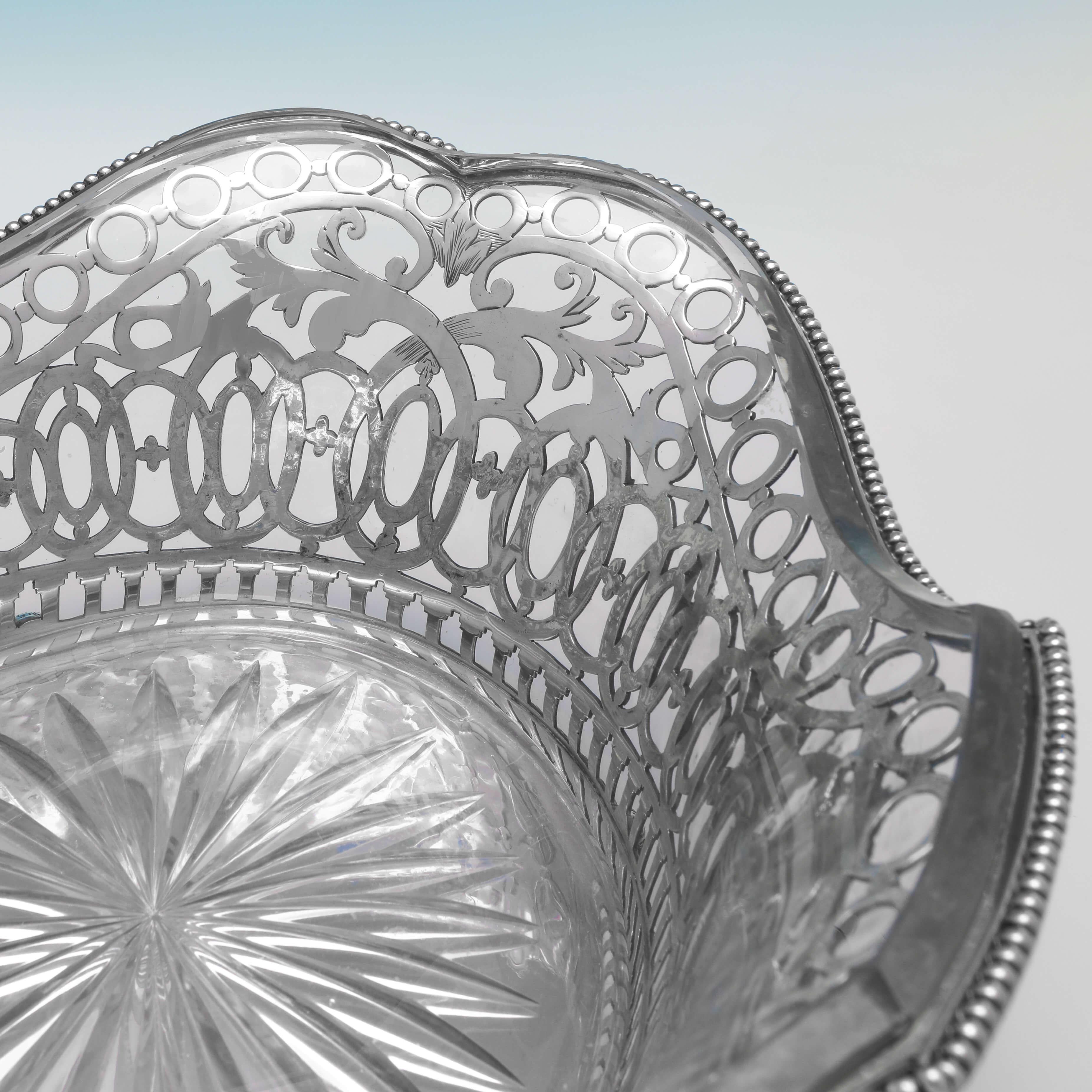 Late 19th Century Victorian Antique Sterling Silver Dish with Glass Liner, London, 1890