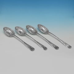 Set di 4 cucchiai di bacche in argento antico vittoriano del 1898