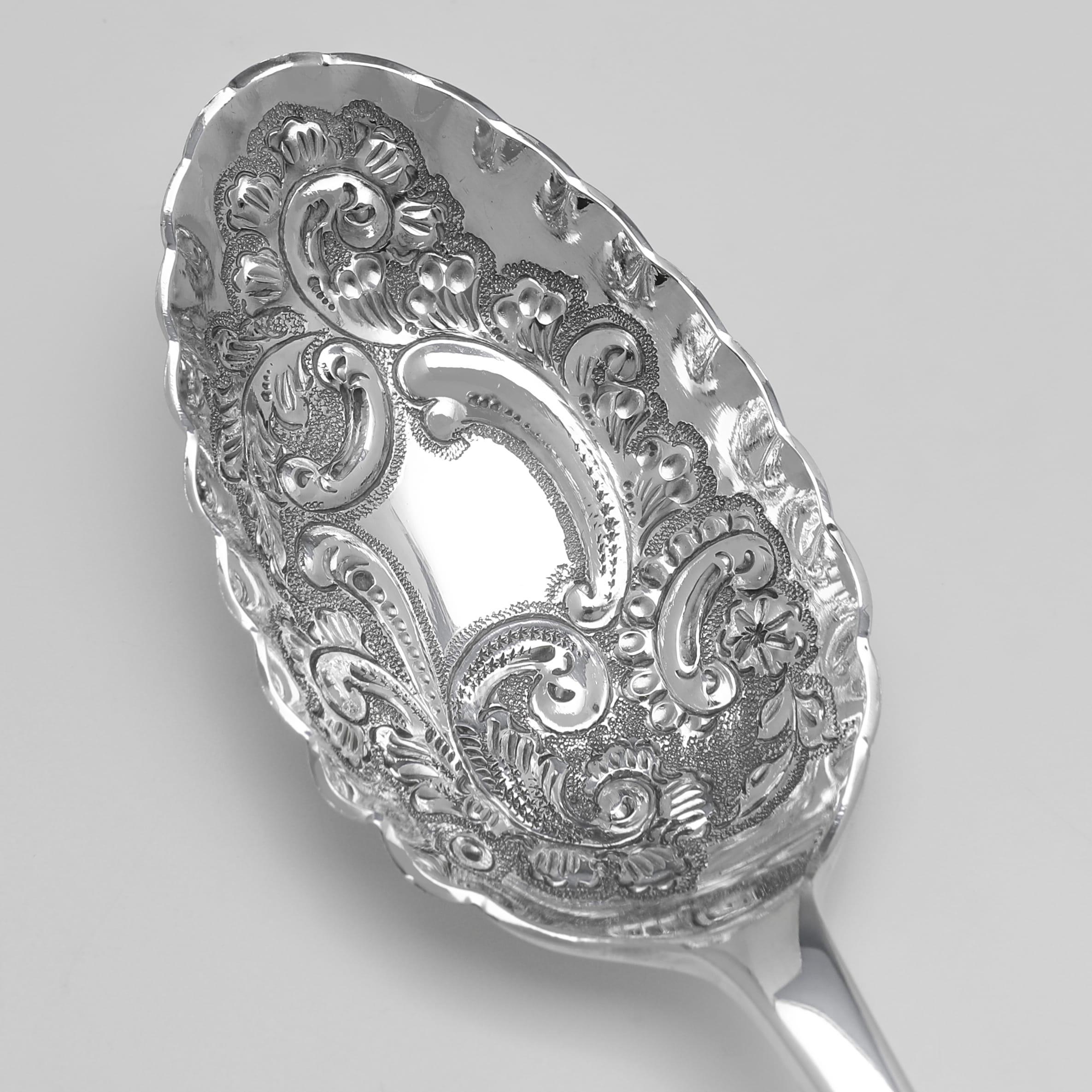 Ensemble victorien ancien de 4 cuillères à baies en argent sterling fabriqué en 1898 Bon état - En vente à London, London