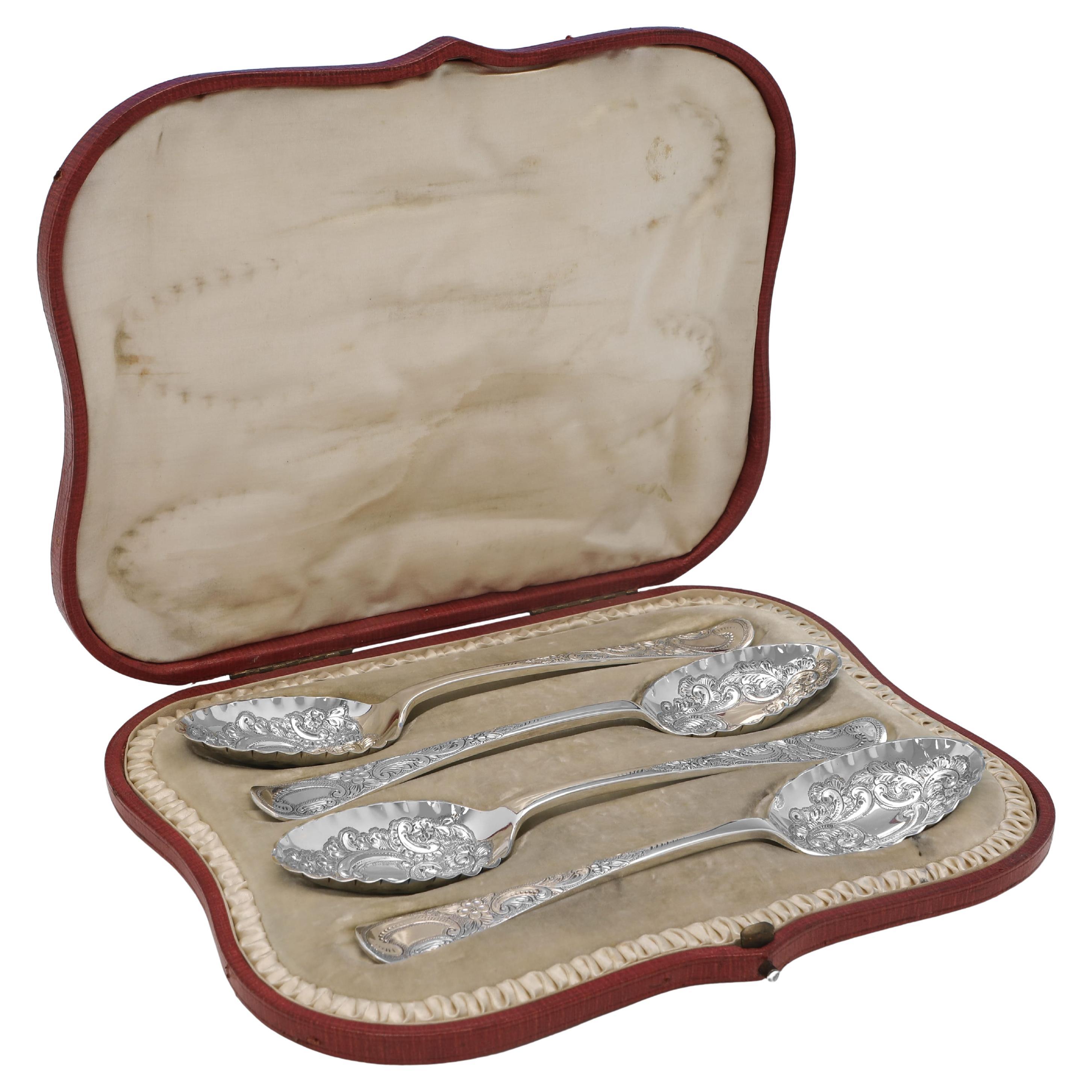Viktorianisches, antikes Sterlingsilber-Set aus 4 Beerenlöffeln aus dem Jahr 1898