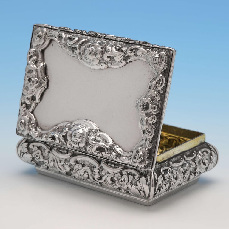 English Victorian Antique Sterling Silver Snuff Box by Yapp & Woodward, 1845 For Sale