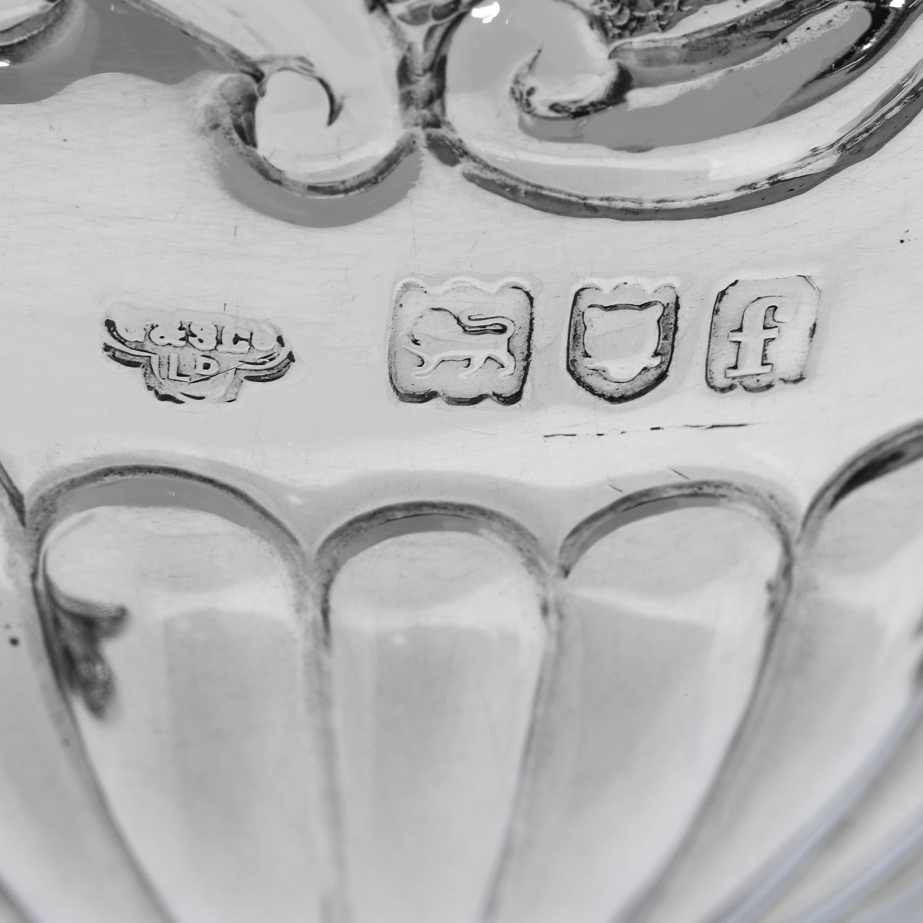 Caja de cuerda victoriana antigua de plata de ley fabricada en Londres en 1900 principios del siglo XX en venta