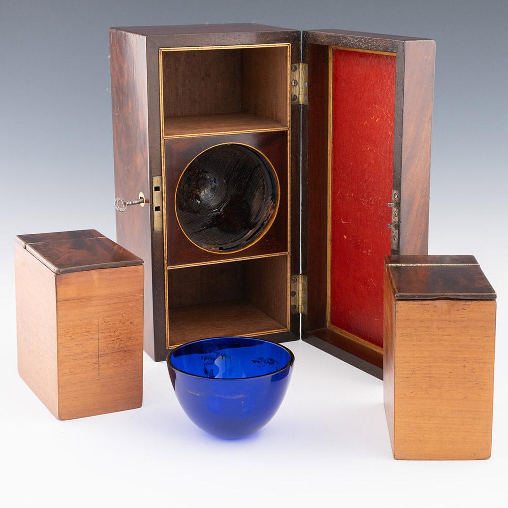 Victorian Antique Tea Caddy in Mahogany c1840 In Good Condition For Sale In Tunbridge Wells, GB