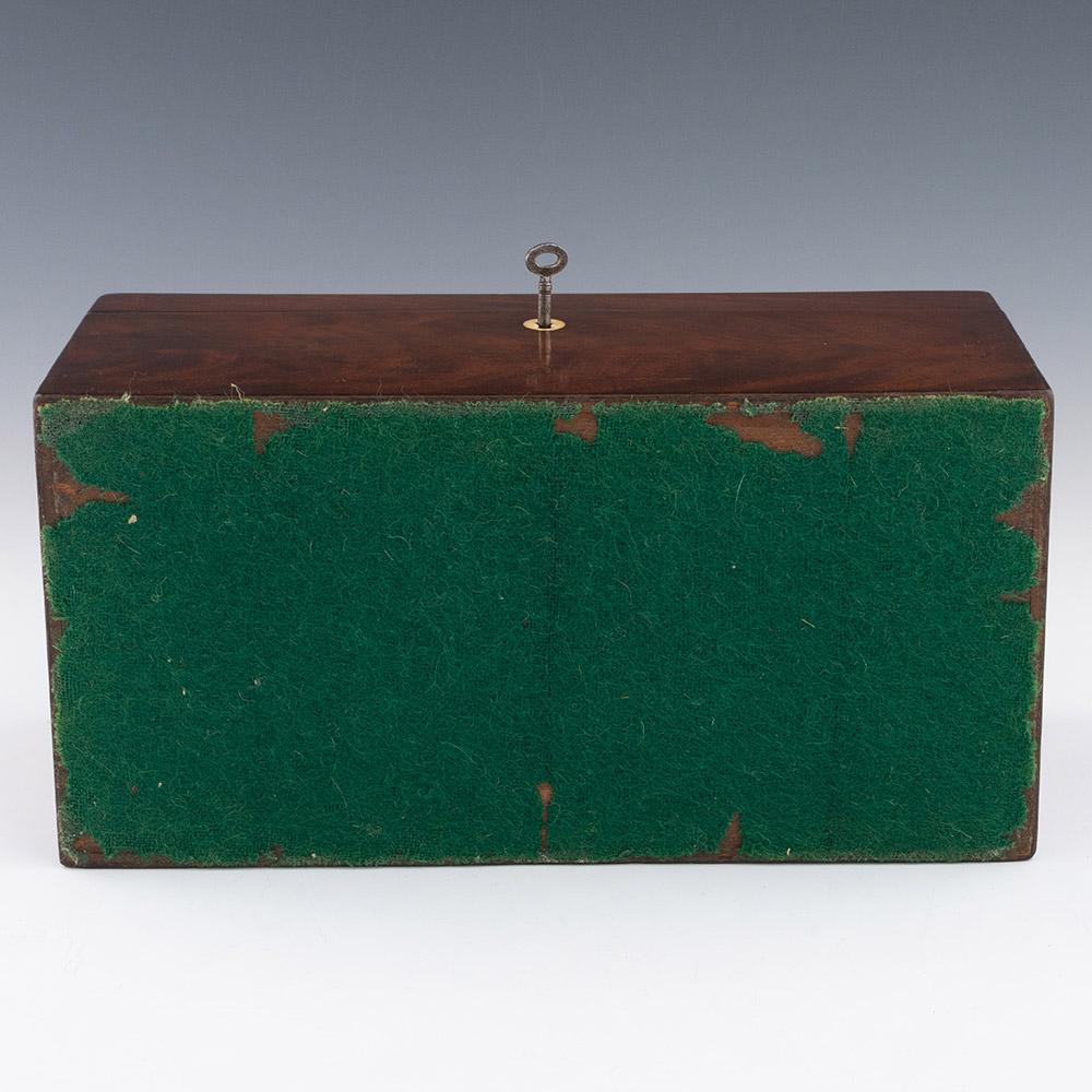 Victorian Antique Tea Caddy in Mahogany c1840 For Sale 2