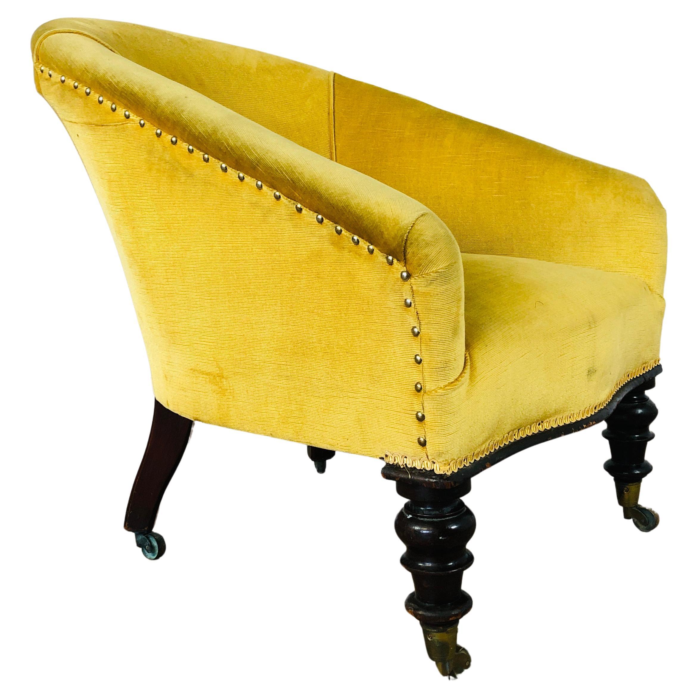 Stunning Victorian Redwood and Silk Upholstered Chesterfield Button Tub