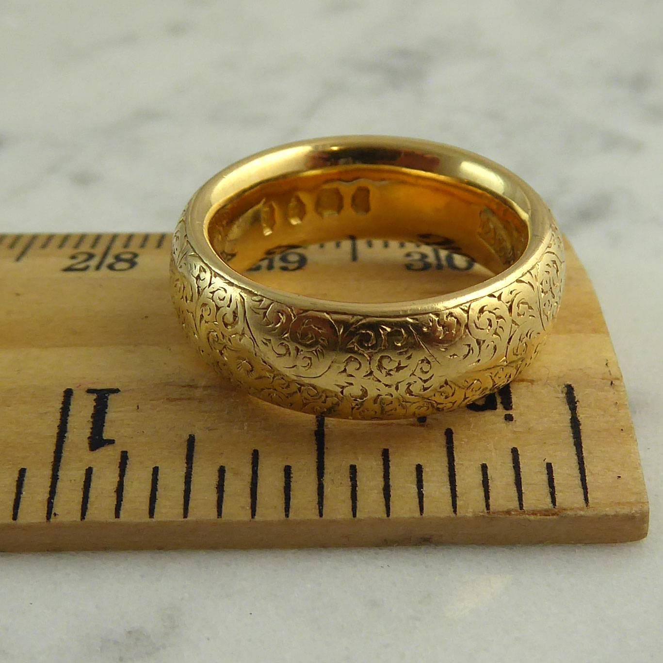 Victorian Antique Wedding Ring, London 1881, 18 Carat Gold, Floral Engraving 5
