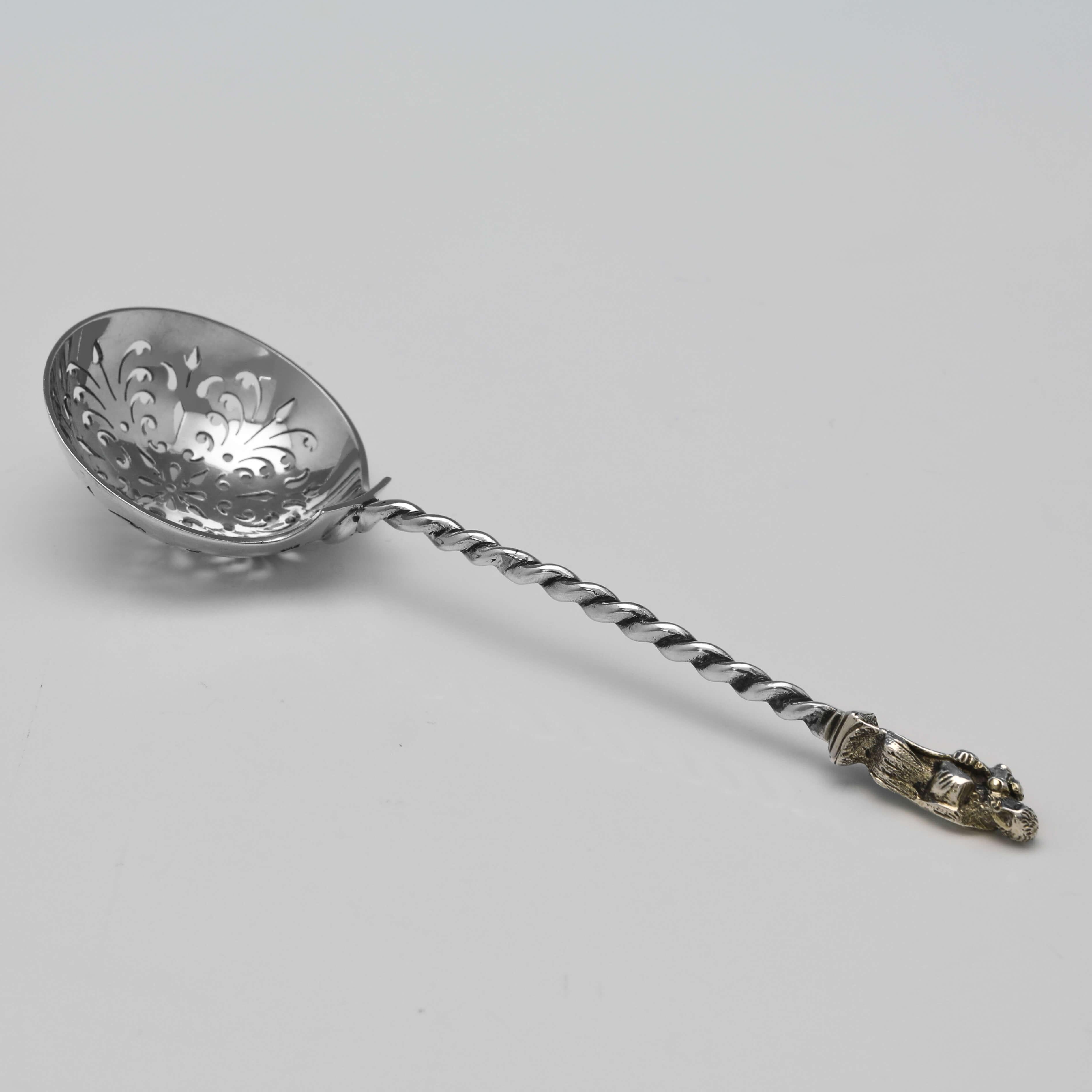 Cucharas Victorianas Apóstol para Servir Frutas y Cuchara para Tamizar Azúcar - Londres 1884 Inglés en venta