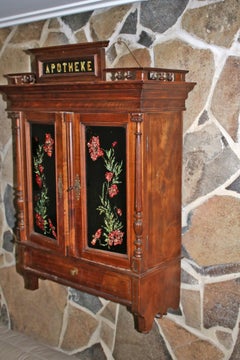 Cabinet d'apothicaire victorien