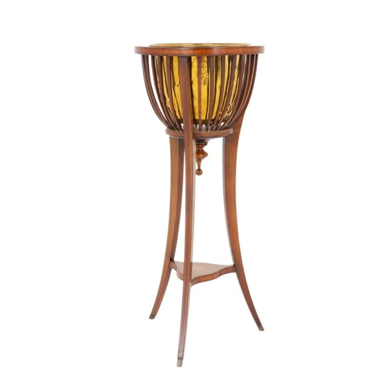 Viktorianische Azubi-Kommode Nussbaum 1860 (Spätes 19. Jahrhundert) im Angebot