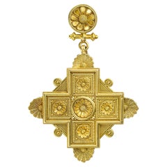 Broche victorienne en or avec pendentif en forme de croix Revive