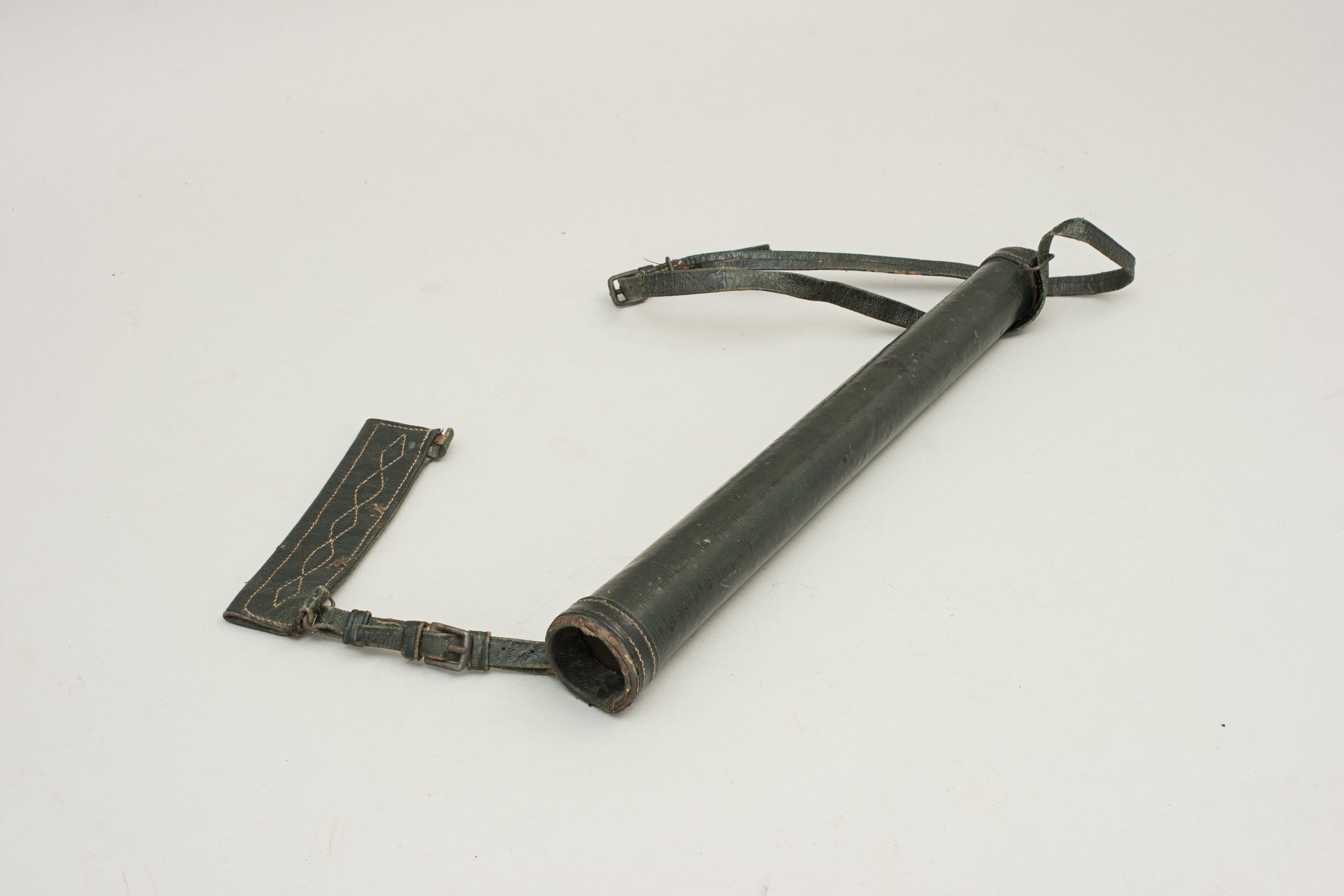 Victorian, Archery Arrow Belt Quiver in Green Leather In Good Condition For Sale In Oxfordshire, GB
