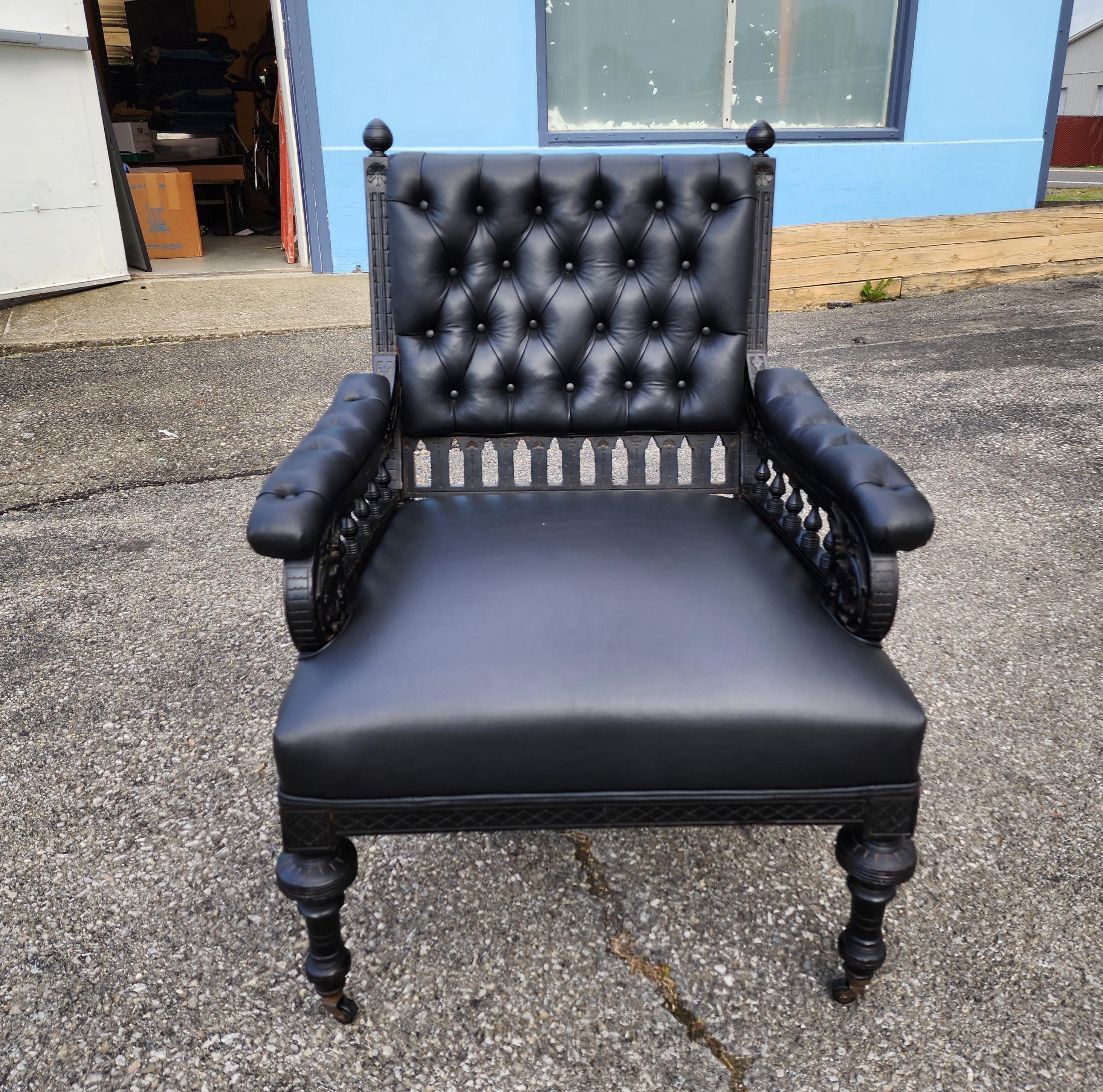Library Chair in Carved and Ebonized Wood With Black Leather  For Sale 1