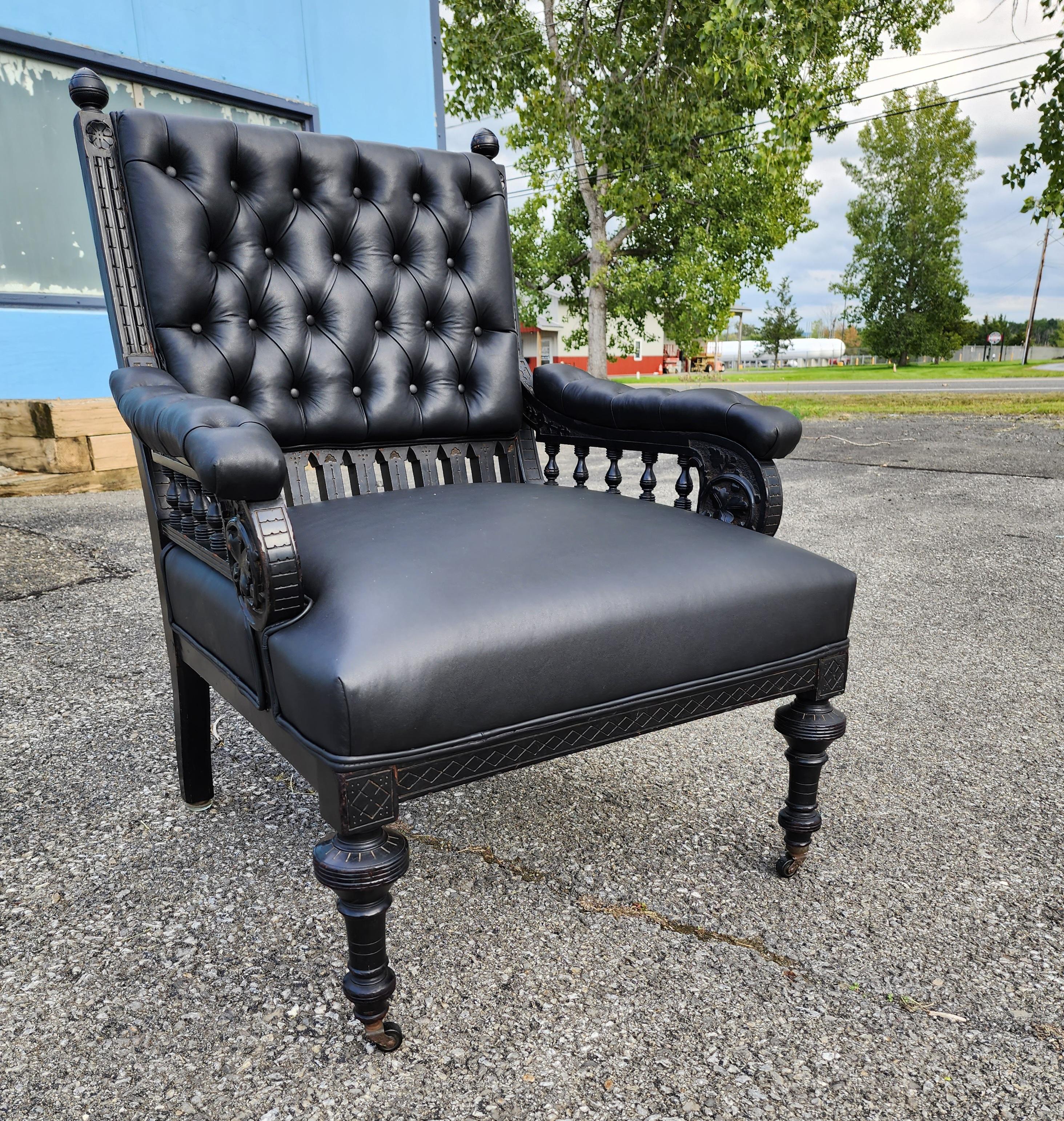 Library Chair in Carved and Ebonized Wood With Black Leather  For Sale 2