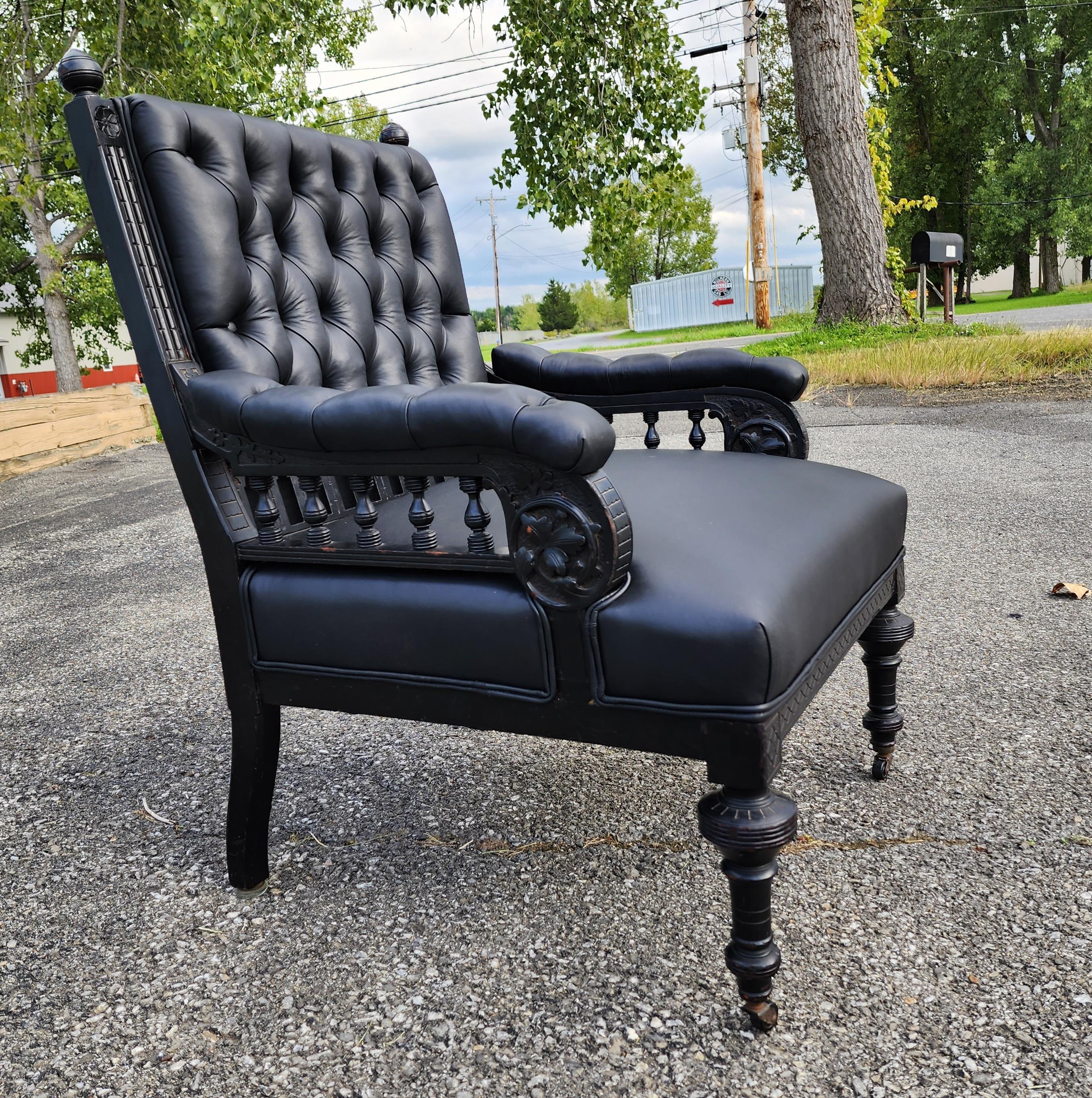 Library Chair in Carved and Ebonized Wood With Black Leather  For Sale 3