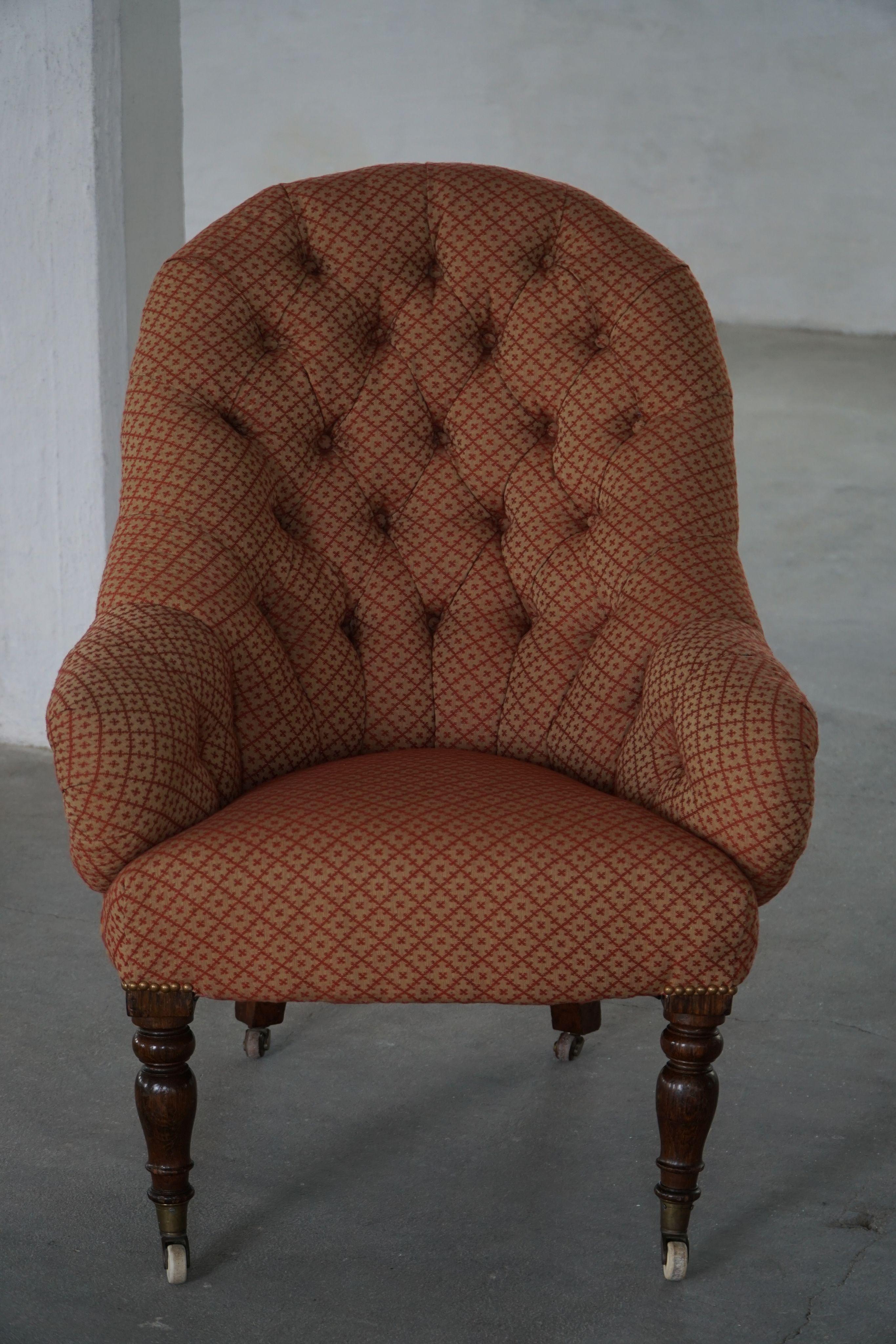 Victorian Armchair in Mahogany, Wheels & Colorful Fabric, England, Early 1900s In Good Condition For Sale In Odense, DK
