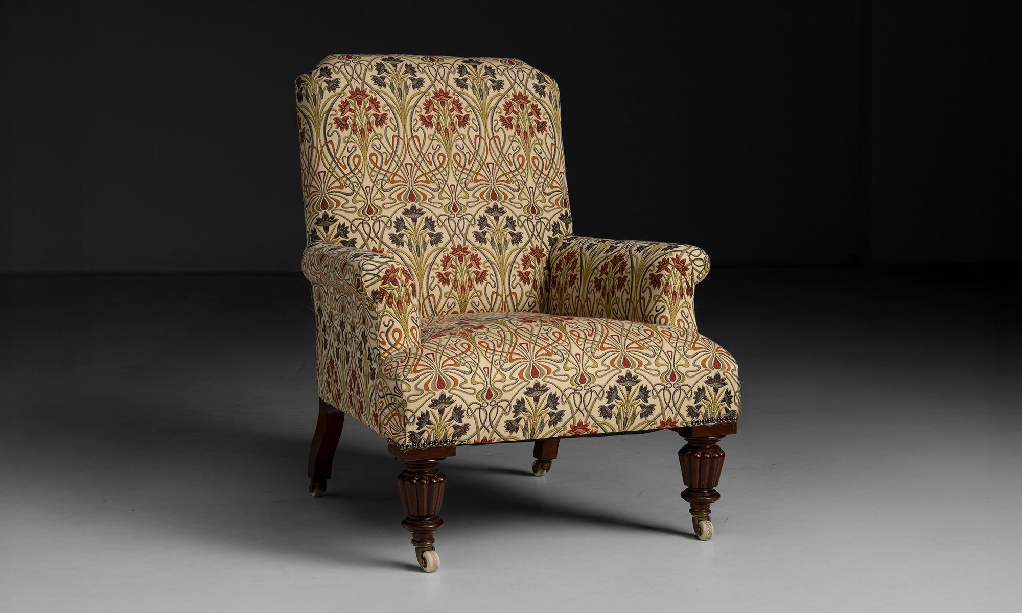 Metà XIX secolo Poltrona vittoriana in tessuto Jewell Tiffany, Inghilterra, circa 1850 in vendita