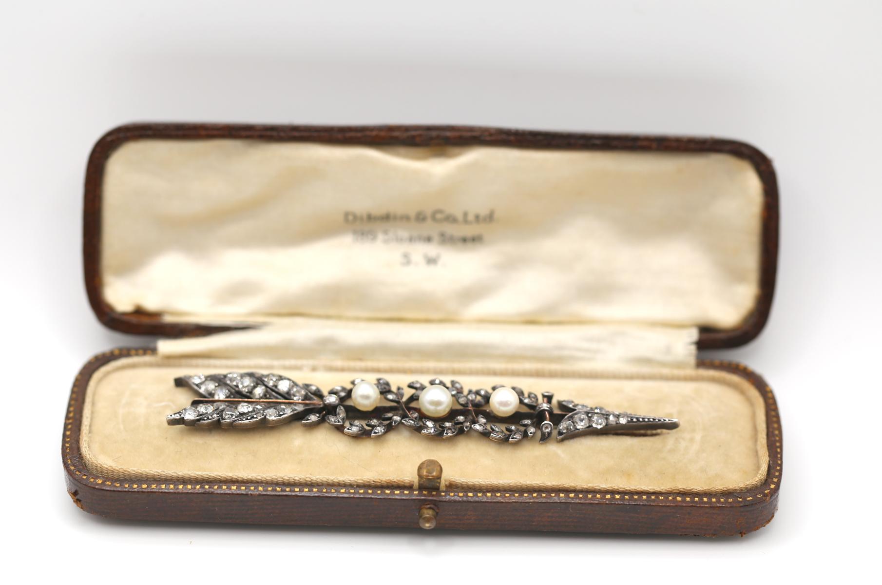 Victorian Arrow Unisex Brooch Diamonds Pearls Gold Silver Original Box, 1895 For Sale 8