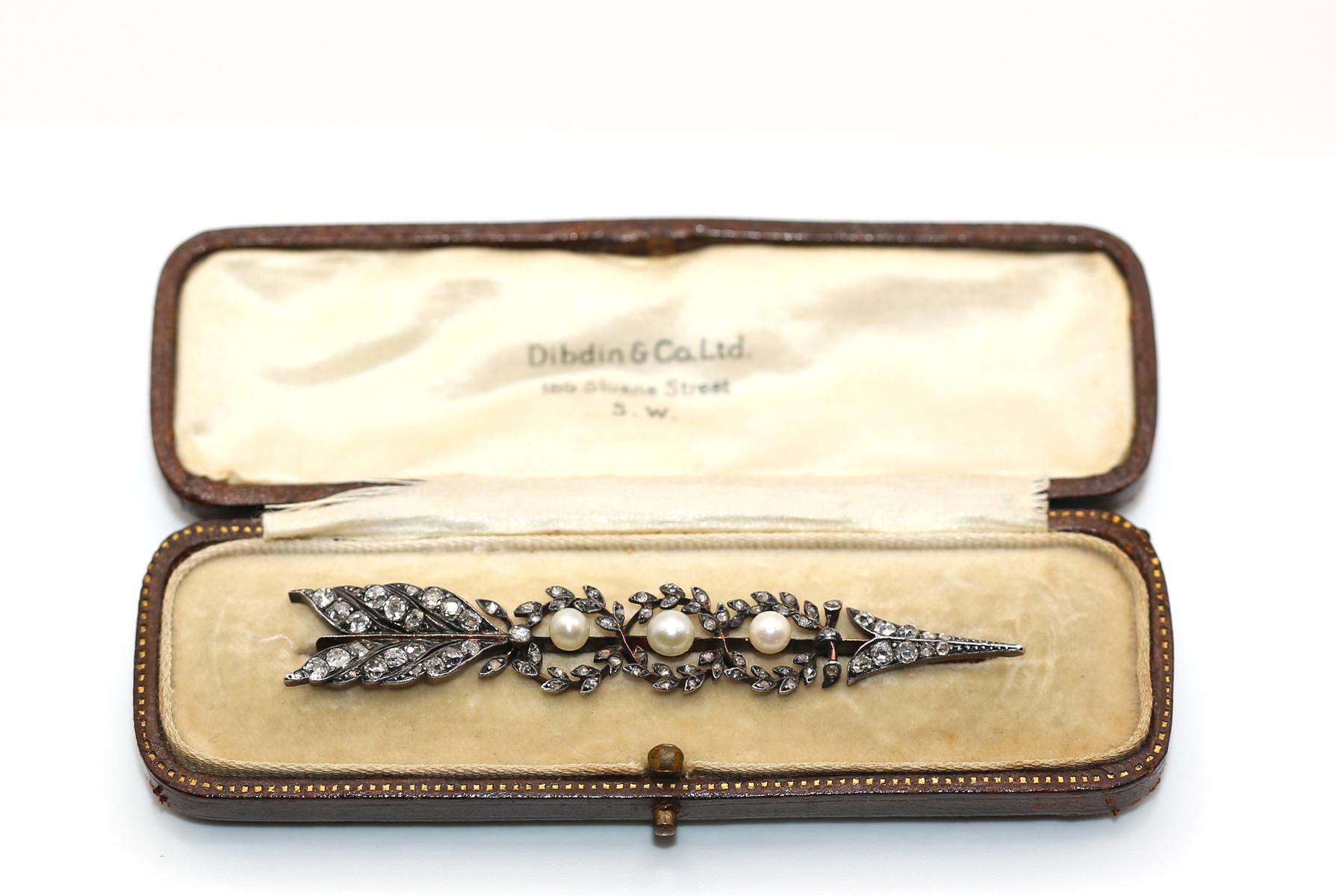 Victorian Arrow Unisex Brooch Diamonds Pearls Gold Silver Original Box, 1895 For Sale 9