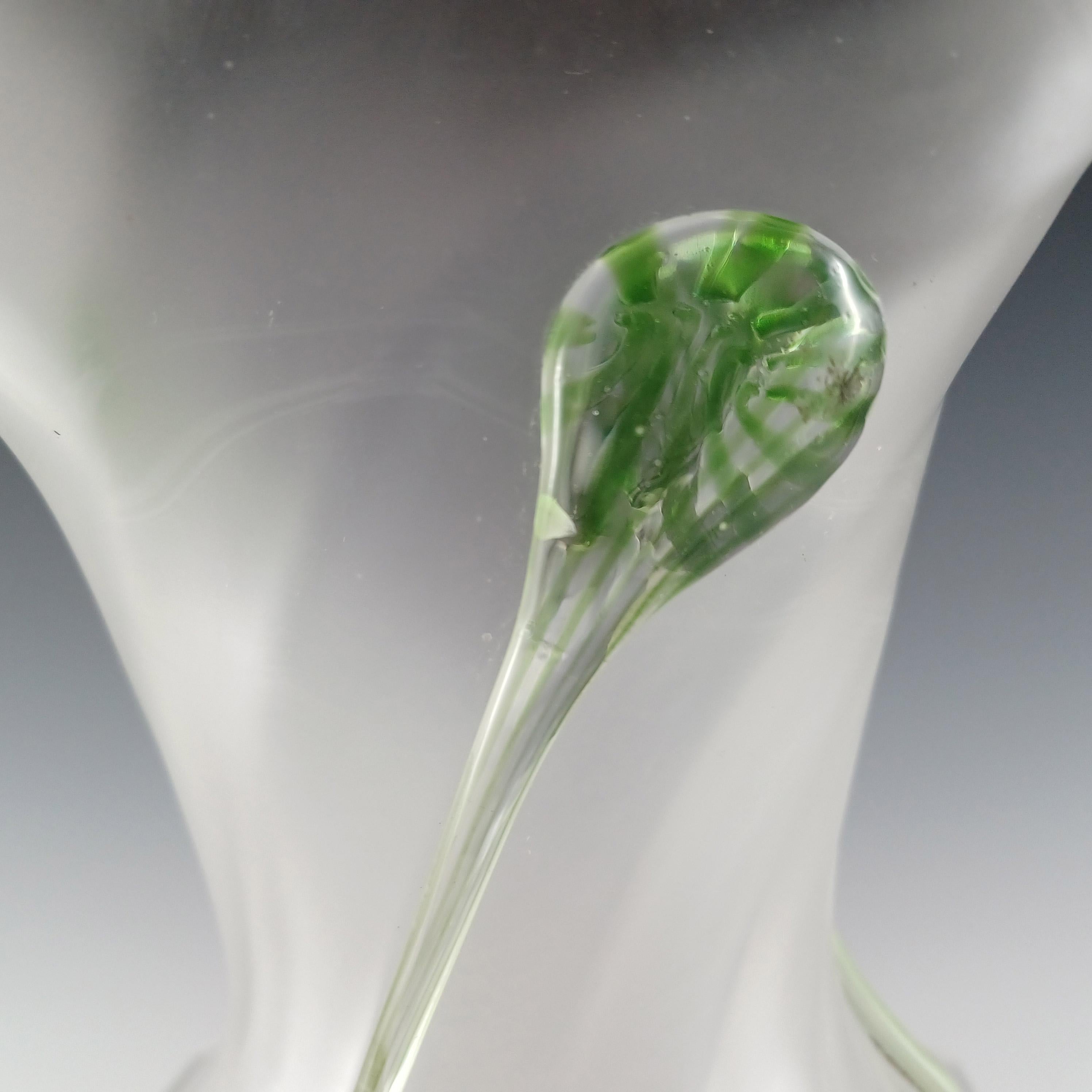 Jarrón Victoriano / Art Nouveau de cristal verde y transparente 'Senderos de renacuajos en Bueno estado para la venta en Bolton, GB