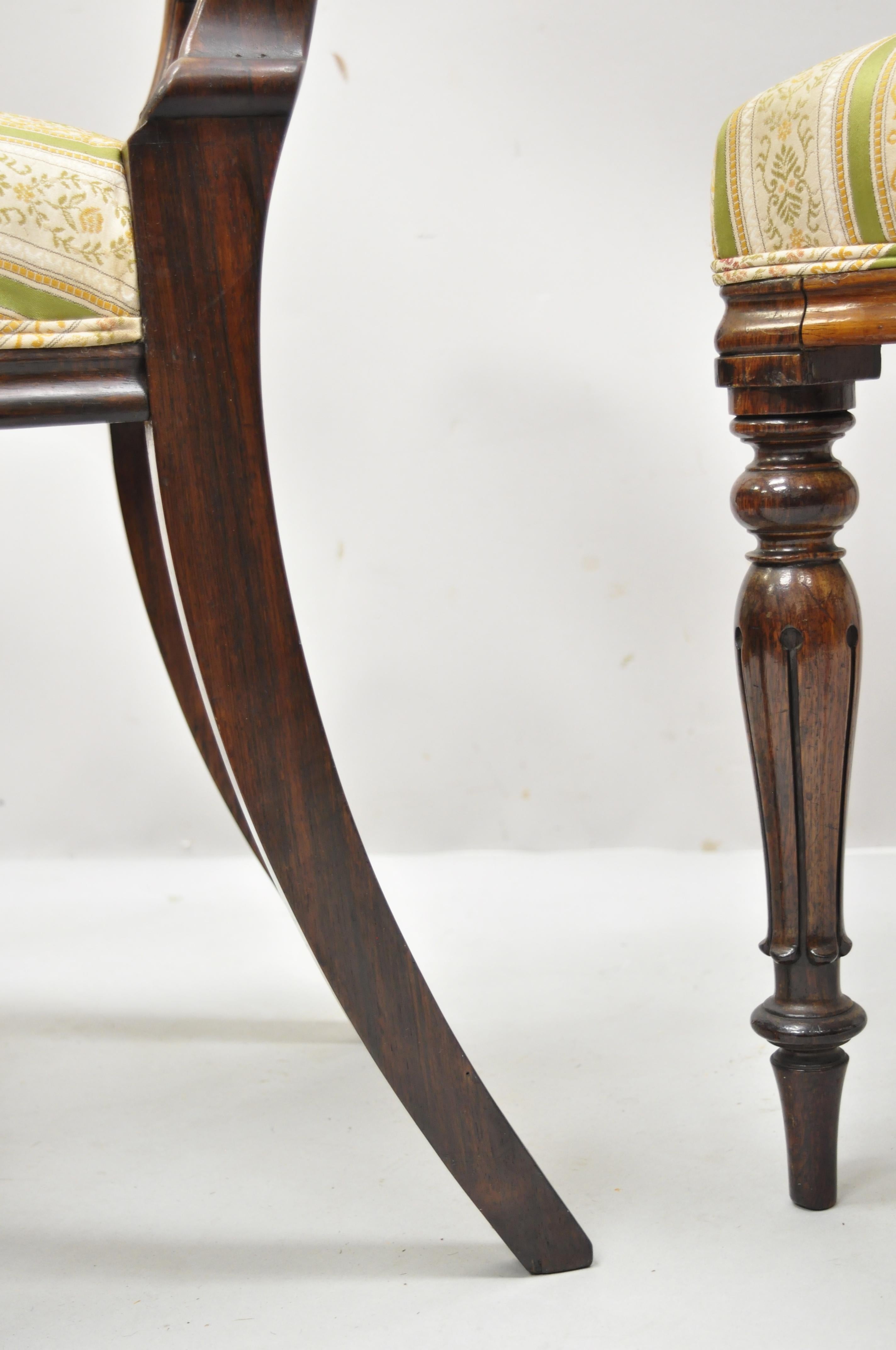 Paire de chaises de salon d'appoint victoriennes Art Nouveau transitionnelles en bois de rose sculpté 2