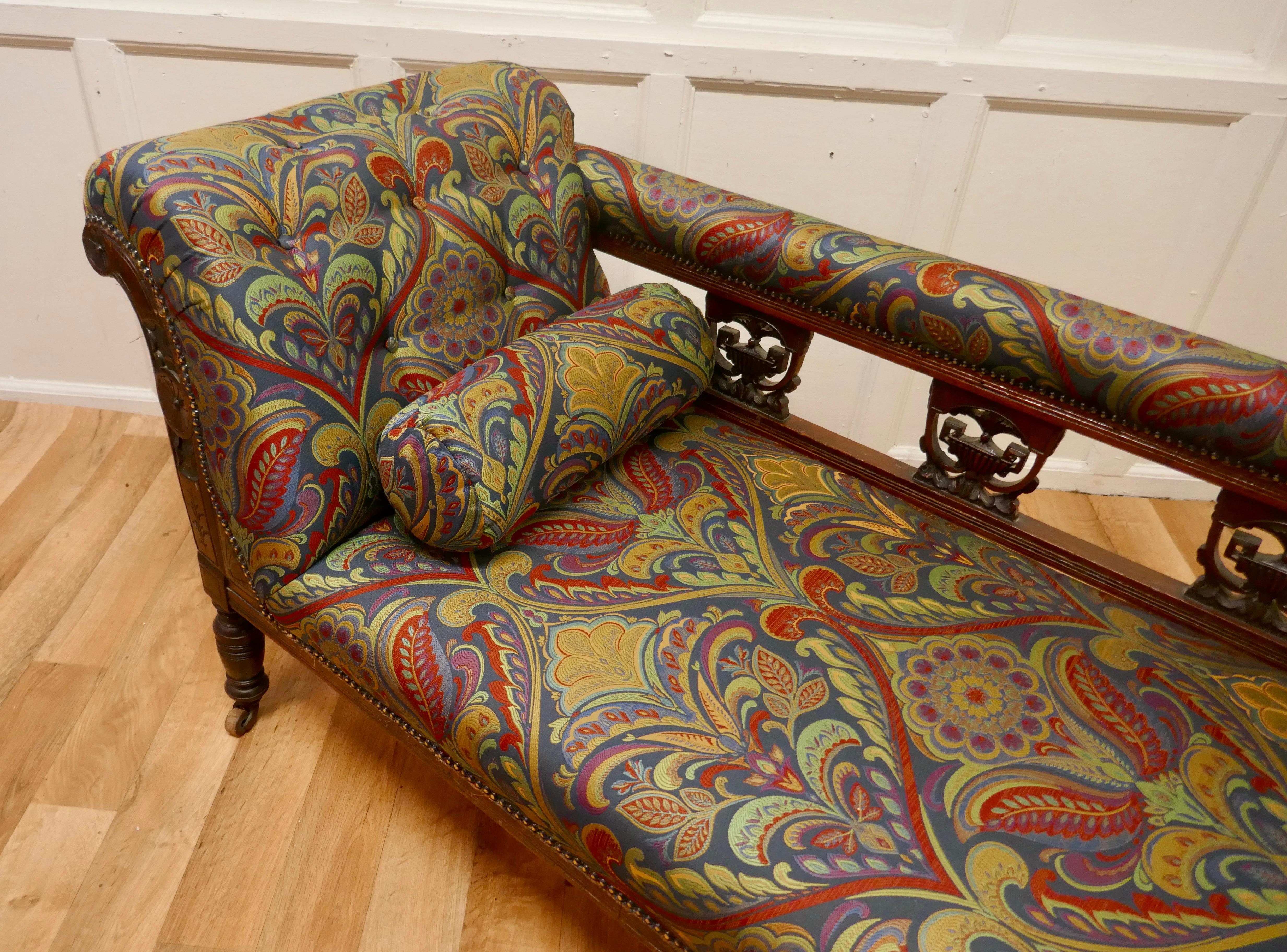Victorian Art Nouveau Upholstered Chaise Longue In Good Condition For Sale In Chillerton, Isle of Wight