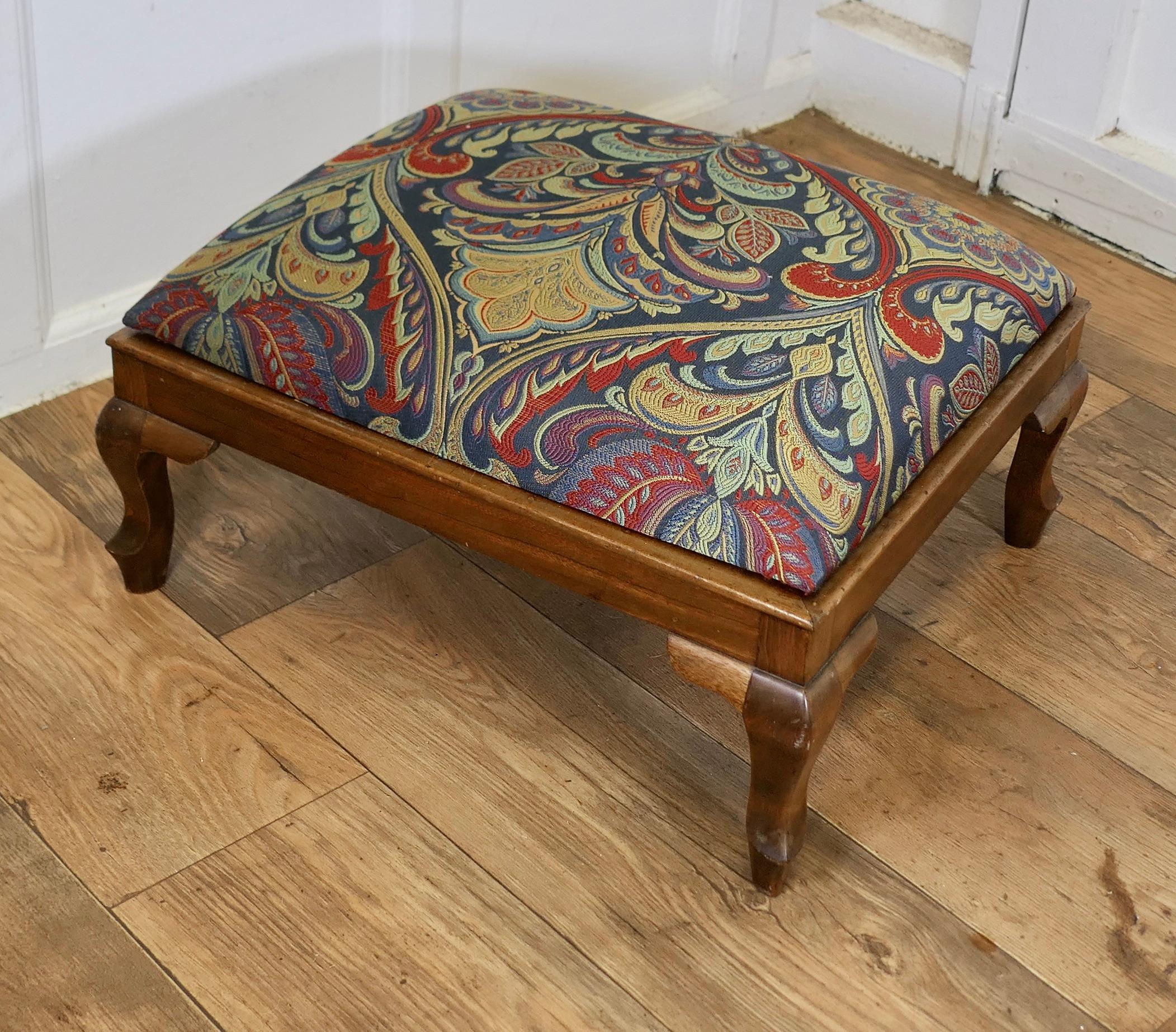 Victorian Art Nouveau Upholstered Foot Stool    A Lovely piece  In Good Condition For Sale In Chillerton, Isle of Wight