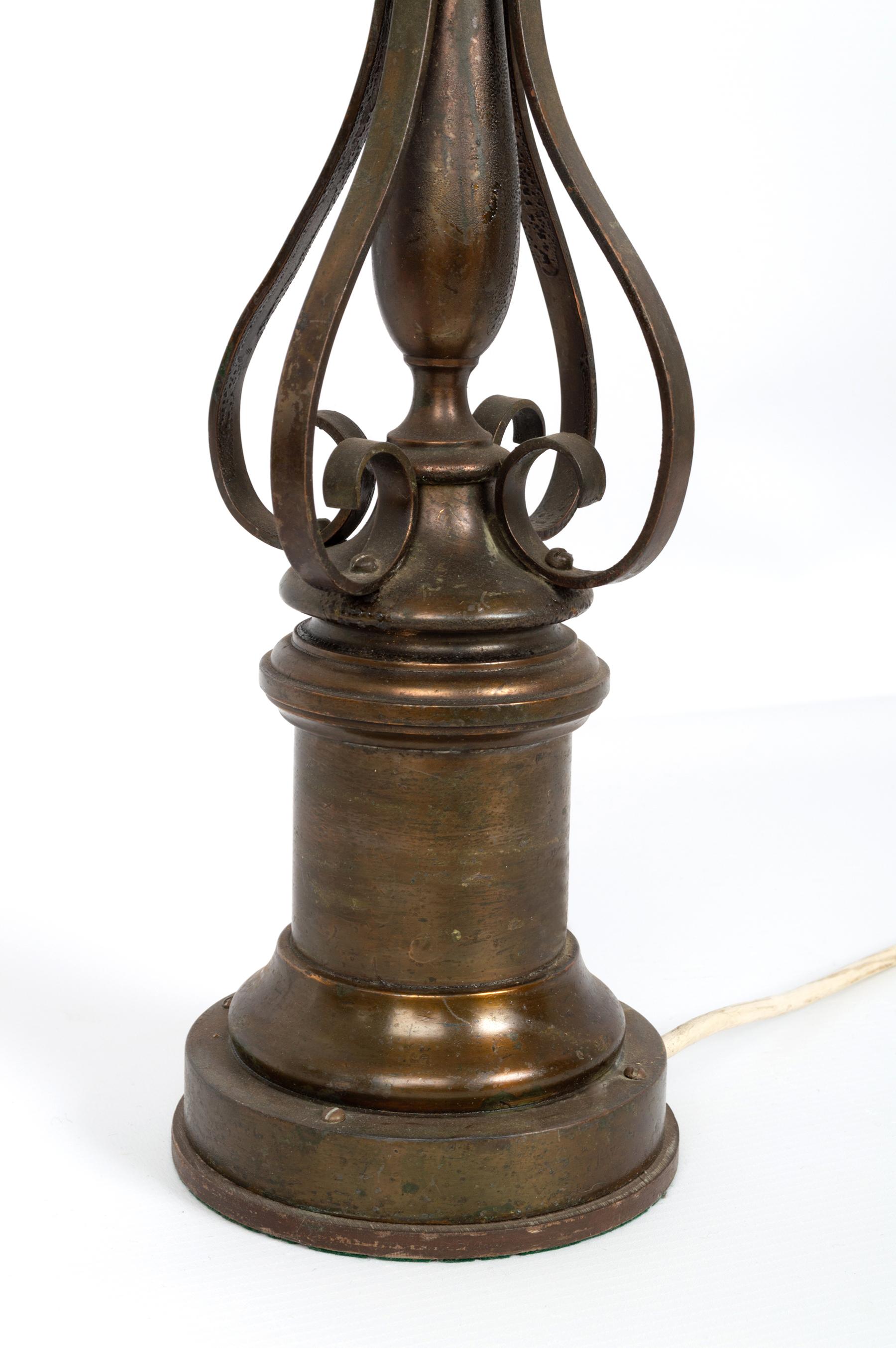Arts and Crafts Victorian Arts & Crafts Brass Lamp with Vaseline Glass Shade, England, C.1895 For Sale
